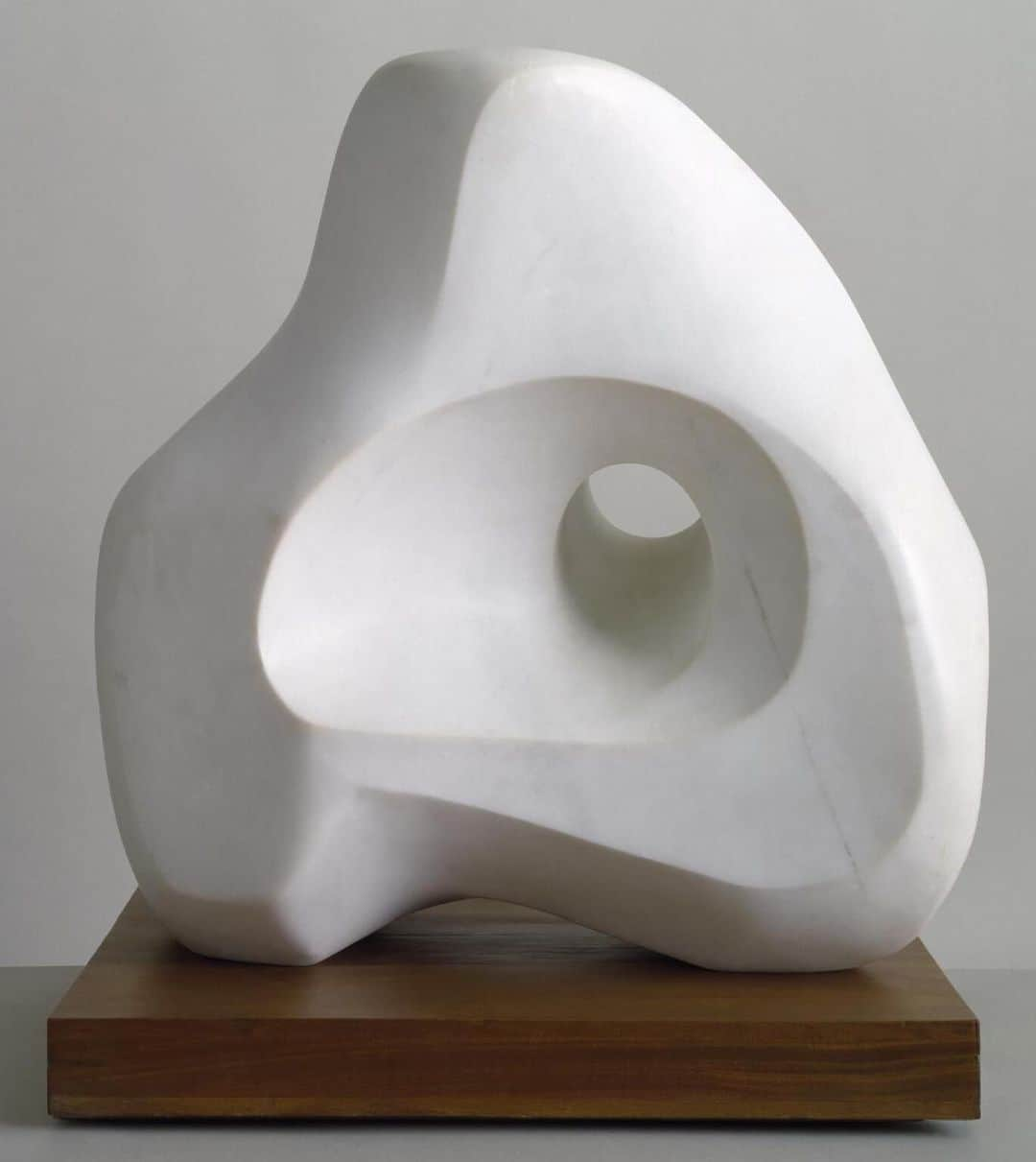 アウアーのインスタグラム：「Image ll by Dame Barbara Hepworth, 1960」