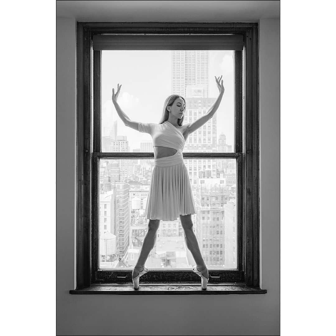ballerina projectさんのインスタグラム写真 - (ballerina projectInstagram)「Isabella Boylston. #ballerina - @isabellaboylston #newyorkcity #ballerinaproject #ballerinaproject_ #ballet #dance #pointe #isabellaboylston  With the upcoming conclusion of the Ballerina Project limited edition prints will be only available for purchase until the beginning of July 2019. Link is in our Instagram profile to purchase one today.  The Ballerina Project book is now available for pre-order. Go to @ballerinaprojectbook for pre-order link and info. #ballerinaprojectbook」6月19日 22時20分 - ballerinaproject_
