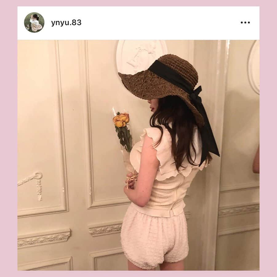 bis_web bis [ビス] さんのインスタグラム写真 - (bis_web bis [ビス] Instagram)「﻿ ﻿ June 19, Wednesday﻿ ﻿ ﻿ 👒﻿ ﻿ ﻿ この夏のマストバイといえば﻿ " 麦わら帽子 "﻿ みんなはもうゲットした？﻿ ﻿ 今年のトレンドは、﻿ リボンが太めの麦わら帽子。﻿ ﻿ ストローハットやカンカン帽も人気！﻿ ﻿ おしゃれしながら陽差しもシャットアウトできるよ♡﻿ みんなが持っている麦わら帽子も﻿ @bis_web / #bis_web﻿ のタグ付けをして投稿してね💭﻿ ﻿ ﻿ ﻿ ﻿ #麦わら帽子﻿ #帽子 #カンカン帽 #リボン #instalove #夏 #トレンド #ファッション #マストバイ #ガーリー #ストローハット #ハット #コーデ #コーディネート #きょこ #ootd #ワンピース #ブラウス #帽子 #古着 #ヴィンテージ #vintage #bis_web #👒」6月19日 22時14分 - bis_web