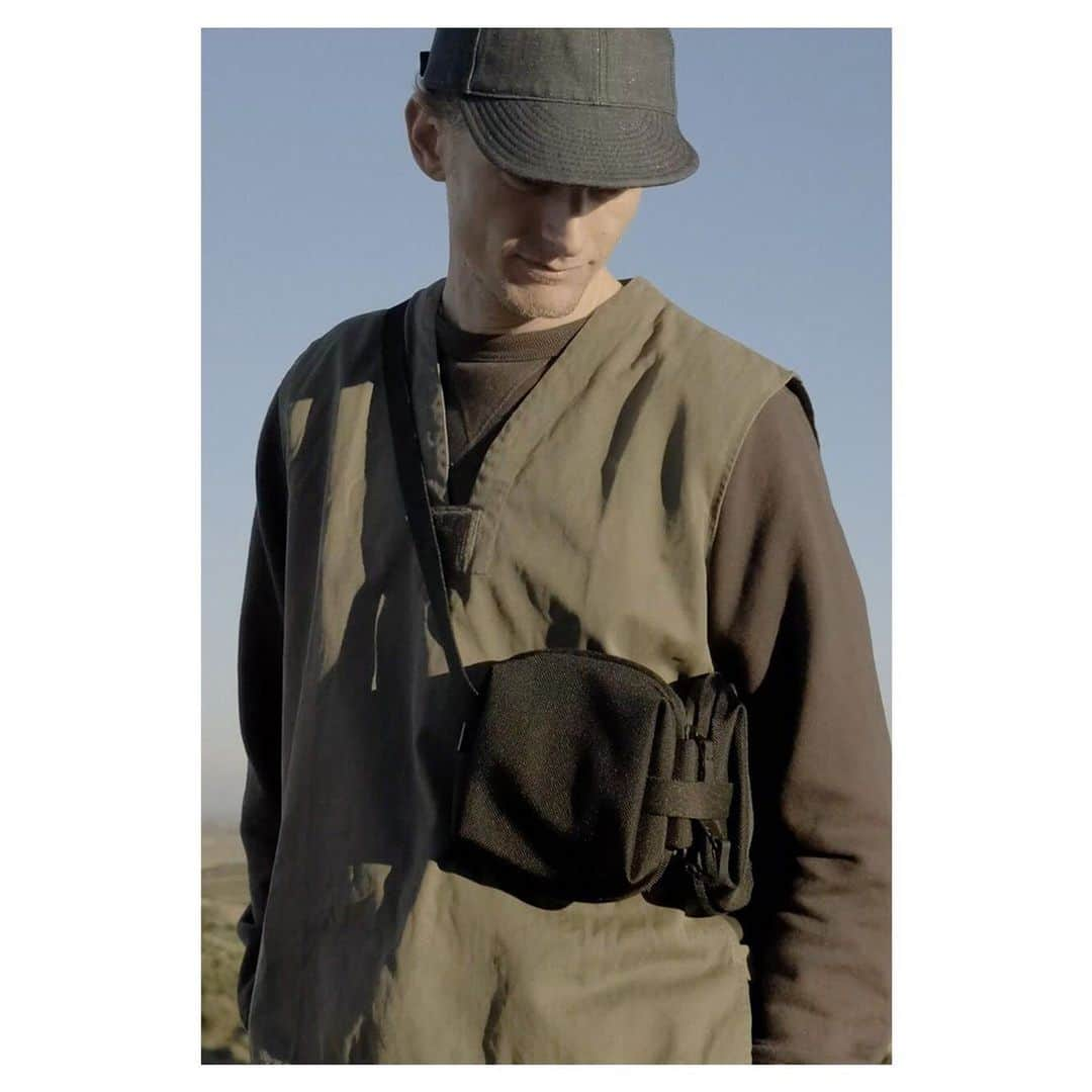 コートエシエルさんのインスタグラム写真 - (コートエシエルInstagram)「EMS BALLISTIC BLACK • 🎥@gillesguerraz and @jeremy_halkin  Featuring: @ianfaure  #coteetciel #ss19 #springsummercollection #springsummer #coteetcielss19 #designedinparis #parisiandesign #newbag #blackbag #blackbags #crossbodybag #crossbody #shoulderbag #newshoulderbag #unisexstyle #morocco #maroc #design #fashion #côteetciel #coteciel #cotetciel #coteandciel #コートエシエル #コートエシエルデイバッグ」6月19日 22時16分 - coteetciel