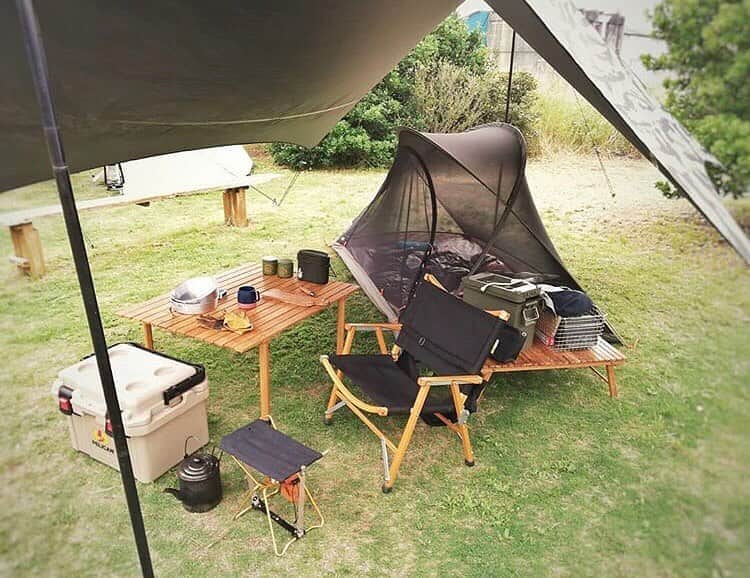 hinata_outdoorさんのインスタグラム写真 - (hinata_outdoorInstagram)「@jito_camさんのpic✨⠀ ⠀ ⠀ 👀スケスケ&ダークカラーの😎⠀ テントが、夏でも快適そうです🙆‍♀️🏕⠀ これならスヤスヤお昼寝もできそう🤤💤⠀ ⠀ ⠀⠀⠀ 〜夏でもダークカラーのテントはカッコイイ😎✨ブラックでも、遮光性や通気性があれば夏でも以外と快適⁉️〜⠀⠀ ⠀⠀ シックなダークカラーのキャンプサイトで、アーバンな雰囲気を演出😘🙌夏こそ一層際立つカッコいいキャンプサイト🏕をご紹介します✨😎😎😎👍⠀ ⠀ ⠀⠀⠀ 🌳🌲🌼🌳🌲🌲🌳🌲🌳🌲🌻🌳🌳⠀⠀ #hinataoutdoor を付けて⠀⠀ アウトドア風景を投稿してください😊⠀⠀ 🌳🌲🌳🌲🌻🌲🌳🌲🌳🌼🌲🌳🌳 ⠀ ⠀⠀⠀ 素敵なお写真はリポストさせて頂きます✨ ⠀ ⠀⠀⠀ 🚙キャンプや山登りのアウトドア情報はプロフィールのURLから ➡ @hinata_outdoor ⠀ ⠀ ⠀ ⠀⠀⠀ 🍖美味しそうなキャンプ料理の写真は➡️⠀⠀ @hinata_gohan⠀⠀ *⠀⠀ *⠀⠀ #キャンプ #アウトドア #アウトドアギア #黒テント #遮光テント #夏キャンプ #ダークカラーテント#通気 #おしゃれキャンプ #絶景キャンプ #campgear #outdoorgear #camp #campliving #outdoor #campstyle #camping #campinglife #camplife #outdoorstyle #outdoors #outdoorliving #outdoorlife #hinataoutdoor #フォローミー #followme」6月19日 22時40分 - hinata_outdoor