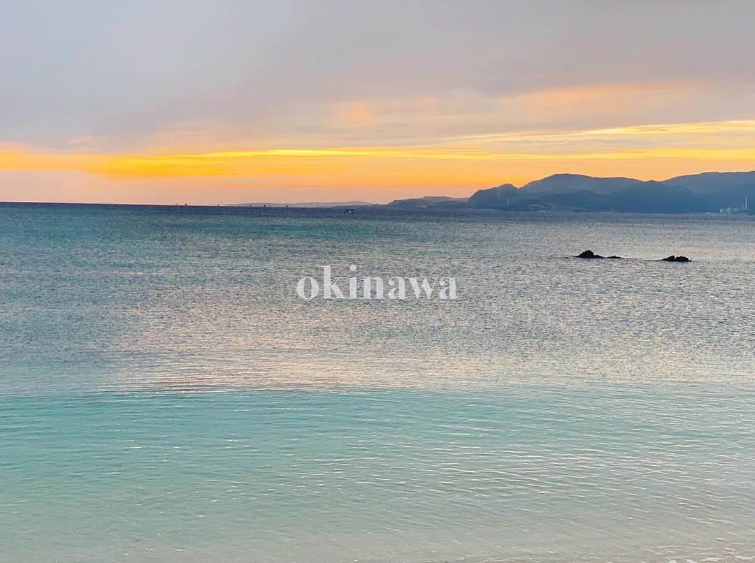 足立沙織さんのインスタグラム写真 - (足立沙織Instagram)「.﻿ 帰福〜✈︎！ 最高だったな〜🌺﻿ ﻿ ﻿ これから投稿が沖縄ばっかりなるよ、よろしゅう☺︎﻿ ﻿ ﻿ ﻿ ﻿ ﻿ ﻿ ﻿ #okinawa#naha#okinawatrip#beautiful_world #沖縄#沖縄旅行#夕焼け#沖縄の海#沖縄の海と空#夕日と海#綺麗な海#沖縄生活#那覇#名護#海#海辺#いいね返し#오키나와#바다#나하」6月19日 22時54分 - sao_ri_17