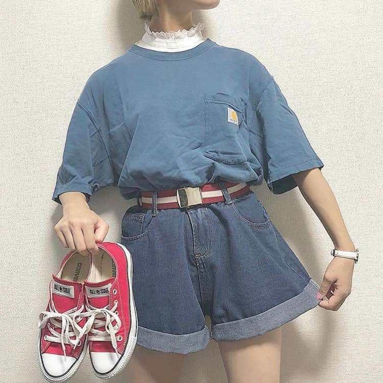 古着女子さんのインスタグラム写真 - (古着女子Instagram)「＼ いつだって #コンバース がいい✨ ／﻿ ﻿ 古着女子でも履いてる人が多い #コンバース 👟💕﻿ 色んなカラーバリエーションがあるのが魅力✨﻿ ﻿ 今回はコンバースのオールスターについてご紹介します🌟﻿ ﻿ オールスターはキャンバス生地と細身のシルエットが特徴的ですよね！﻿ ﻿ 古着女子のみんなはローカットとハイカット、どちらが好きですか？👟💕﻿ ﻿ ローカットは履きやすさがピカイチ！﻿ 靴下も合わせてコーデを楽しめるのがいいですよね✨﻿ ﻿ ハイカットはカジュアルコーデとの相性抜群！足痩せ効果もあるので、下半身がコンプレックス…なんて子にオススメです🥺💕﻿ ﻿ ﻿ ワンピースなどのガーリーアイテムをカジュアルダウンするために、コンバースを合わせても可愛いですよ🌟﻿ ﻿ 持っていない古着女子はぜひ！コンバースゲットしてみてくださいね💕﻿ ﻿ ﻿ 🏡古着女子がプロデュースする古着ショップを紹介🏡﻿﻿﻿﻿ ・9090ナインティナインティ @9090s_ 👖👟﻿﻿﻿﻿ ・ひとくち ﻿ @o0_hitokuchi_ 🐻🍯﻿﻿﻿ ﻿﻿﻿﻿ ﻿﻿﻿﻿ 🌼公式LINE@→@furuzyo で検索🌼﻿﻿﻿﻿ LINE@だけのお知らせや古着の疑問にも答えます！﻿﻿﻿﻿ ﻿﻿﻿﻿ ﻿﻿﻿﻿ 古着を素敵に着こなしてる女性の方をRepostでご紹介させていただきます🐒写真は全てご本人様に【掲載許諾】をとっております💓﻿﻿﻿﻿ ﻿﻿﻿﻿ ﻿﻿﻿﻿ ﻿﻿﻿﻿﻿ ﻿﻿﻿﻿﻿ #フルジョ #古着 #古着女子 #今日のコーデ #お洒落さんと繋がりたい #コーデ #古着コーデ #きょコ #ファッションコーデ #古着男子 #着回しコーデ #服好きな人と繋がりたい #古着好きと繋がりたい #ゆるコーデ #着画 #古着mix #古着好き #韓国コーデ #フリクロ  #メンズライク #古着ファッション ﻿#チェックパンツ #チェック #ベージュ族 #ベージュ #古着好き #コンバース #スニーカー #コンバース好き﻿ ﻿」6月19日 22時47分 - furuzyo