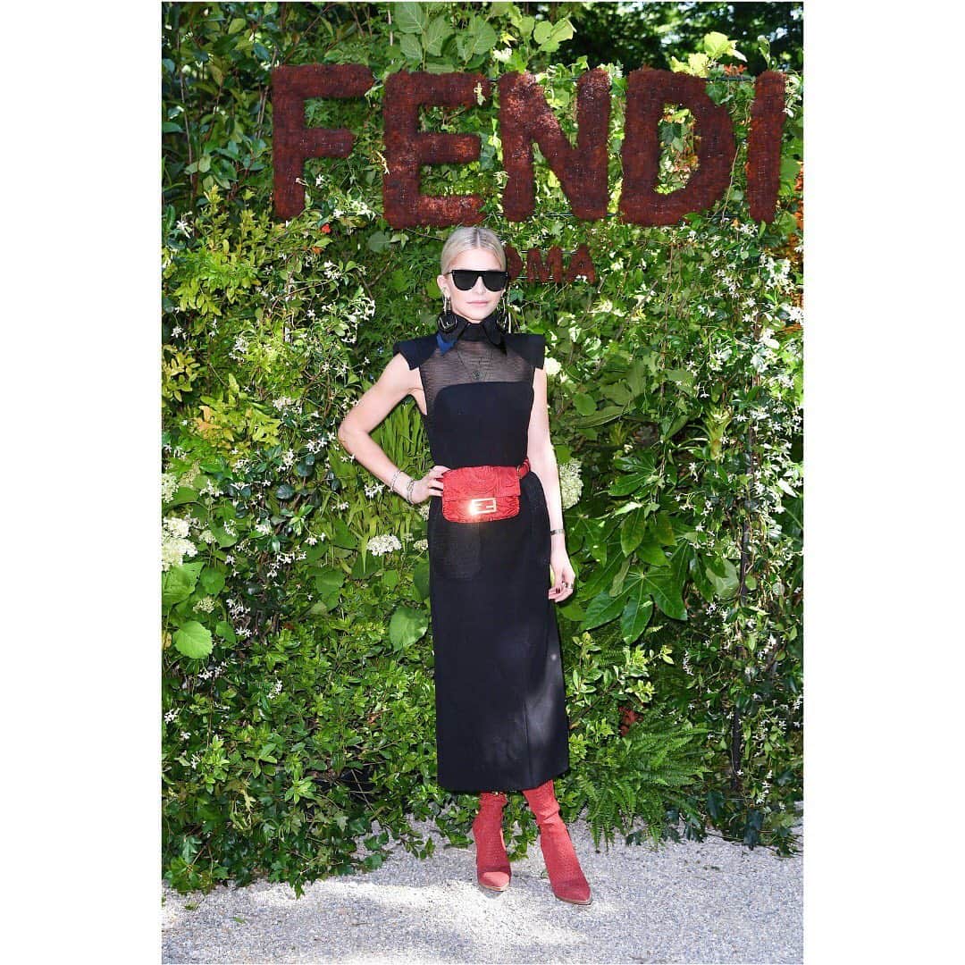 Fendiさんのインスタグラム写真 - (FendiInstagram)「@carodaur at the Fendi Men's Spring/Summer 2020 Fashion Show. #FendiSS20」6月19日 22時58分 - fendi