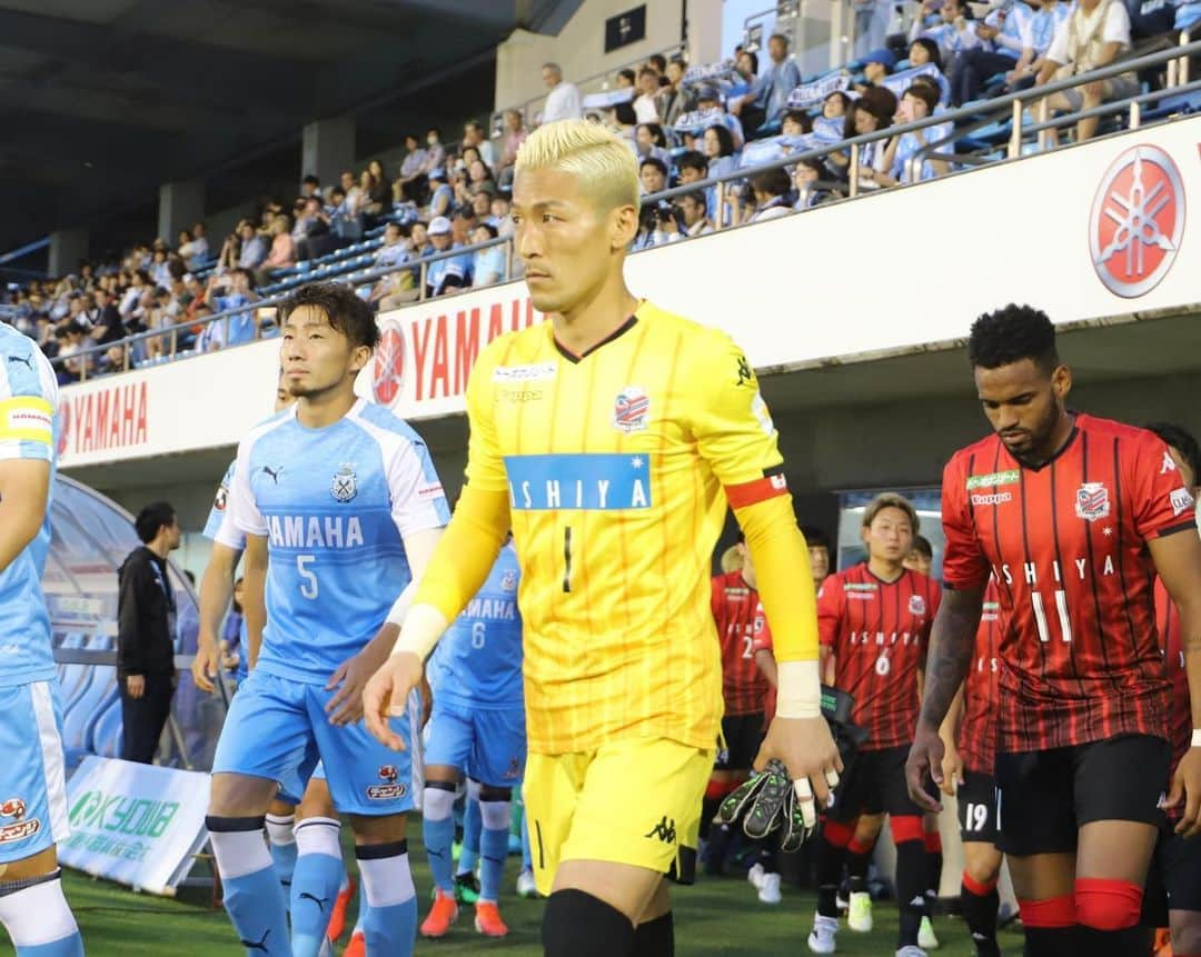 菅野孝憲さんのインスタグラム写真 - (菅野孝憲Instagram)「ルヴァン杯 プレーオフ1-2（勝）  平日ナイター、磐田まで応援ありがとうございました。  チャンスは掴みとるもの。  土曜日も勝ちましょう！」6月19日 23時01分 - sugenotakanori