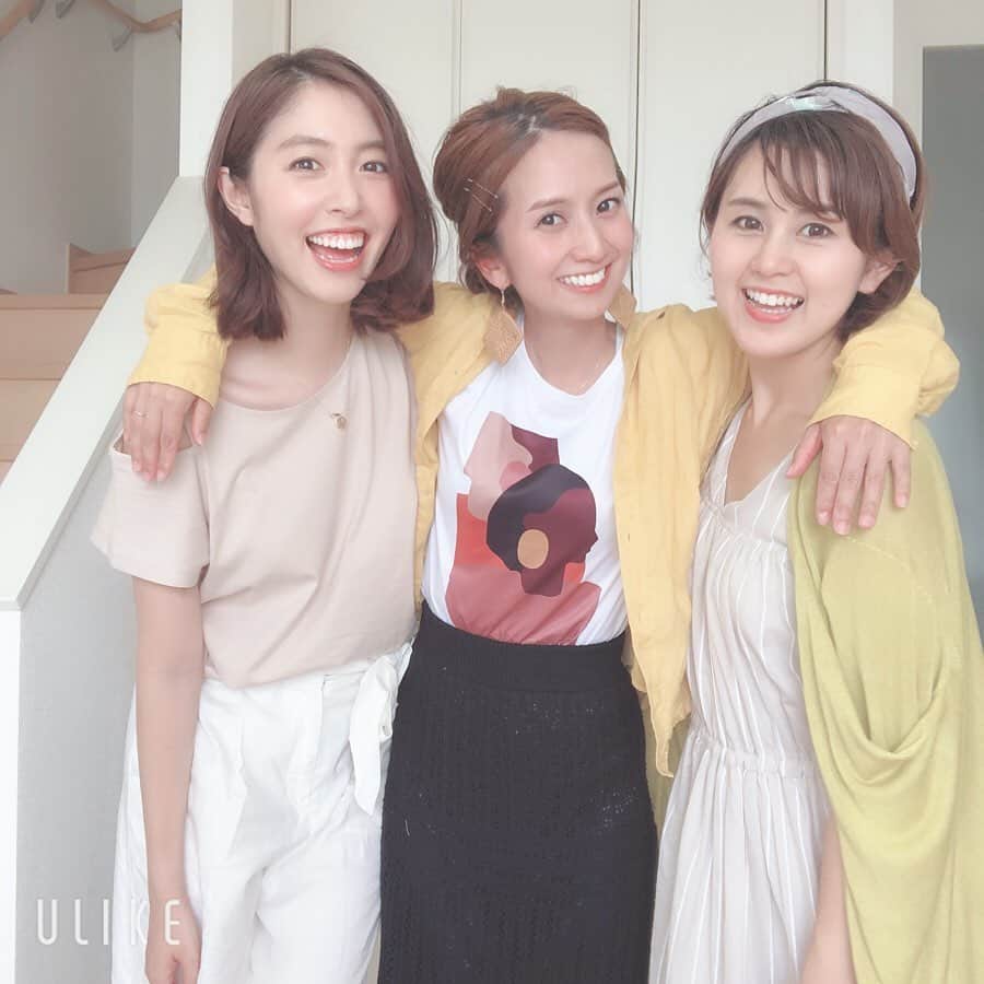 菅野広恵さんのインスタグラム写真 - (菅野広恵Instagram)「＊＊＊ 美人でオシャレなママ達と💓 ムギュー😍❤️ いつも真似したくなるような2人のオシャレなコーデ☺️🌸 ひーくんともいつもめちゃくちゃ遊んでくれて構ってくれる2人😭❤️本当優しいんだよな😭‼︎ 大好き💓 ・ 大阪でオシャレママちゃん達と出会い、特に特別な場所へ行くわけではないけれど、プチプラだけどその中でちょっとだけオシャレして、ちゃんとメイクして、それだけで心もシャキッとして、やる気も出たり楽しくもなり、より育児も楽しめ、これもみんな人それぞれの価値観だけど、私にはこのスタイルが合ってるんだなと思いたした^_^🌼 今ある生活の中で息子と一緒に楽しむ事ができることは嬉しいです^_^💓 育児に対する価値観は本当に人それぞれだけど、自分自身も楽しみながら育児をしていくのが私のスタイルなんだろうなとふと思いました。 この2人含め、大阪で沢山のステキな友人たちに出会えた事は財産だな！ ・ #赤ちゃんのいる生活  #1歳7カ月 #育児の価値観 #ママコーデ  #ママコーディネート #ママファッション #プチプラコーデ #ワンショルダー #gu_for_all  #guコーデ #uniqloコーデ  #uniqlo  #selfe  #育児日記  #楽しみながらの育児 #大変な事もあるけど #育児がより好きになる #笑顔でいたい #男の子ベビー #mamagirl  #キラポス通信 #友達は財産 #いつもありがとう」6月19日 23時11分 - hiroesugano