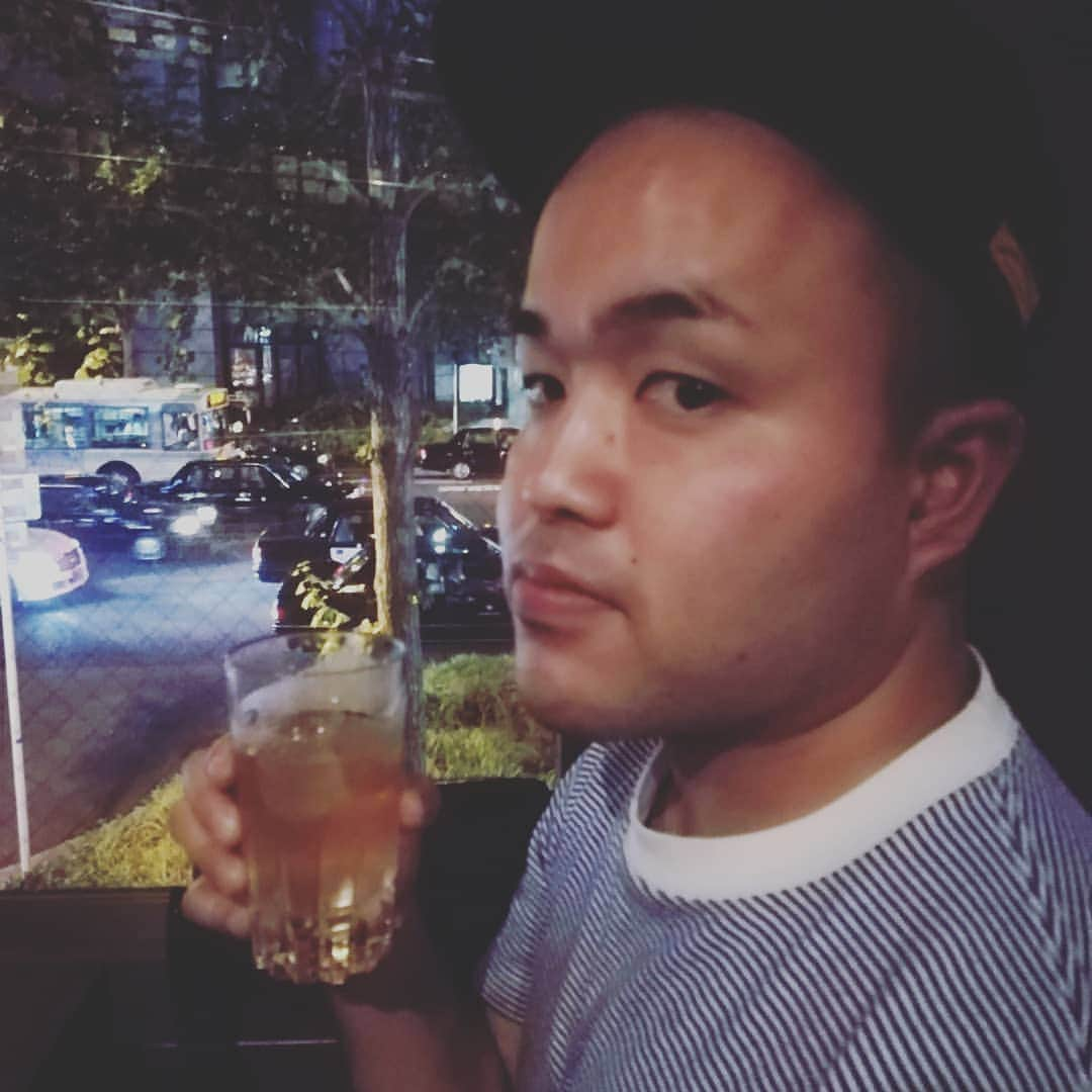 山名文和さんのインスタグラム写真 - (山名文和Instagram)「美味しいハイボールを飲みました。  飲んだ後で たわちゃんは、 「焼酎すね！」 と、言った。  一緒に飲めて嬉しいよ。  #たわた #新喜劇 #全国オーディション #合格 #突破 #おめでとう」6月19日 23時16分 - fumikazu_yamana