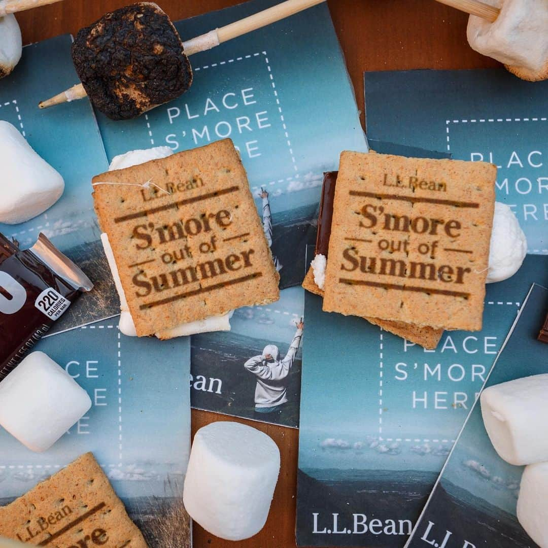 L.L.Beanさんのインスタグラム写真 - (L.L.BeanInstagram)「Hello, NYC! Ready to get #SmoreOutofSummer? The L.L.Bean Backyard Campsite is coming to @TheBatteryNYC. Join us on Thursday, 6/20 from 10AM-4PM for s’more roasting, yard games, the sounds of our national parks and more free summer fun.」6月19日 23時17分 - llbean