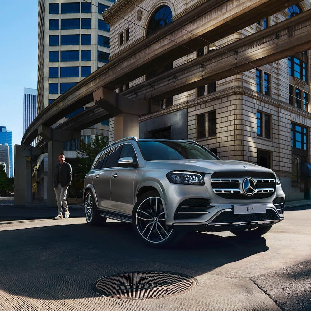 メルセデス・ベンツさんのインスタグラム写真 - (メルセデス・ベンツInstagram)「The new GLS is Mercedes-Benz’s largest and most luxurious SUV and, above all, offers more: more space, more comfort, more luxury. 🤩 #GLS #NewGLS #MercedesBenz #SUV #luxury #comfort #car #instacar #carsofinstagram」6月19日 23時19分 - mercedesbenz