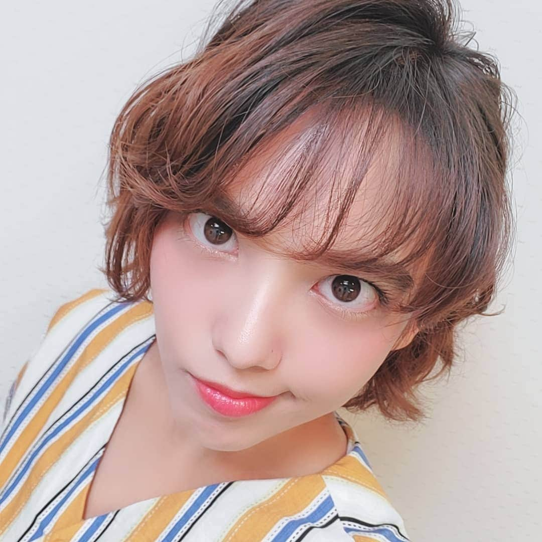 安田サラさんのインスタグラム写真 - (安田サラInstagram)「ㅤㅤㅤㅤㅤㅤㅤㅤㅤㅤㅤㅤㅤ ㅤㅤㅤㅤㅤㅤㅤㅤㅤㅤㅤㅤㅤ メイクは毎週自分でやってます💋 先週のメイクは服に合わせて、今流行りのイエローを若干…控えめに…入れてみました💛笑 控えめすぎるけど分かるかな？😶😶 ㅤㅤㅤㅤㅤㅤㅤㅤㅤㅤㅤㅤㅤ ㅤㅤㅤㅤㅤㅤㅤㅤㅤㅤㅤㅤㅤ 私服でカジュアルめの時にガッツリイエローやってみたいな！今回のはパレットにひっそり眠ってたイエローだったからよさげなアイテム探してみよ🥰 ㅤㅤㅤㅤㅤㅤㅤㅤㅤㅤㅤㅤㅤ ㅤㅤㅤㅤㅤㅤㅤㅤㅤㅤㅤㅤㅤ #安田サラ #SaraYasuda #シューイチ  #メイク #イエロー #イエローメイク #イエローアイシャドウ #アイシャドウ #アイメイク #メイクアップ #make #makeup #beauty」6月19日 23時30分 - yasuda_sara