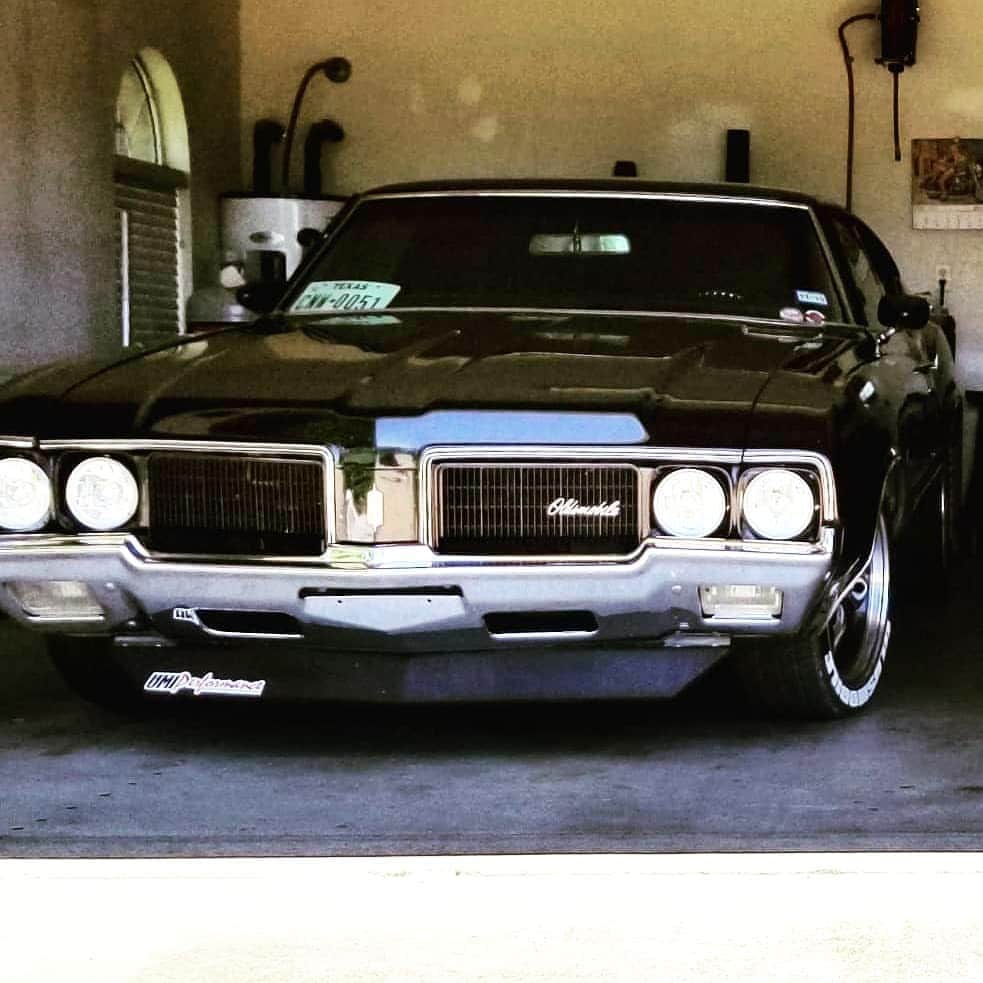 Classics Dailyさんのインスタグラム写真 - (Classics DailyInstagram)「1970 Oldsmobile Cutlass  _ Owned by @blackbetty1970olds #Oldsmobile #Cutlass #americanmuscle #musclecar #classic #restomod #speed #vehicles  #cargram #carstagram #amazing_cars #fastcar #motors #engine #horsepower #musclecar」6月19日 23時23分 - classicsdaily