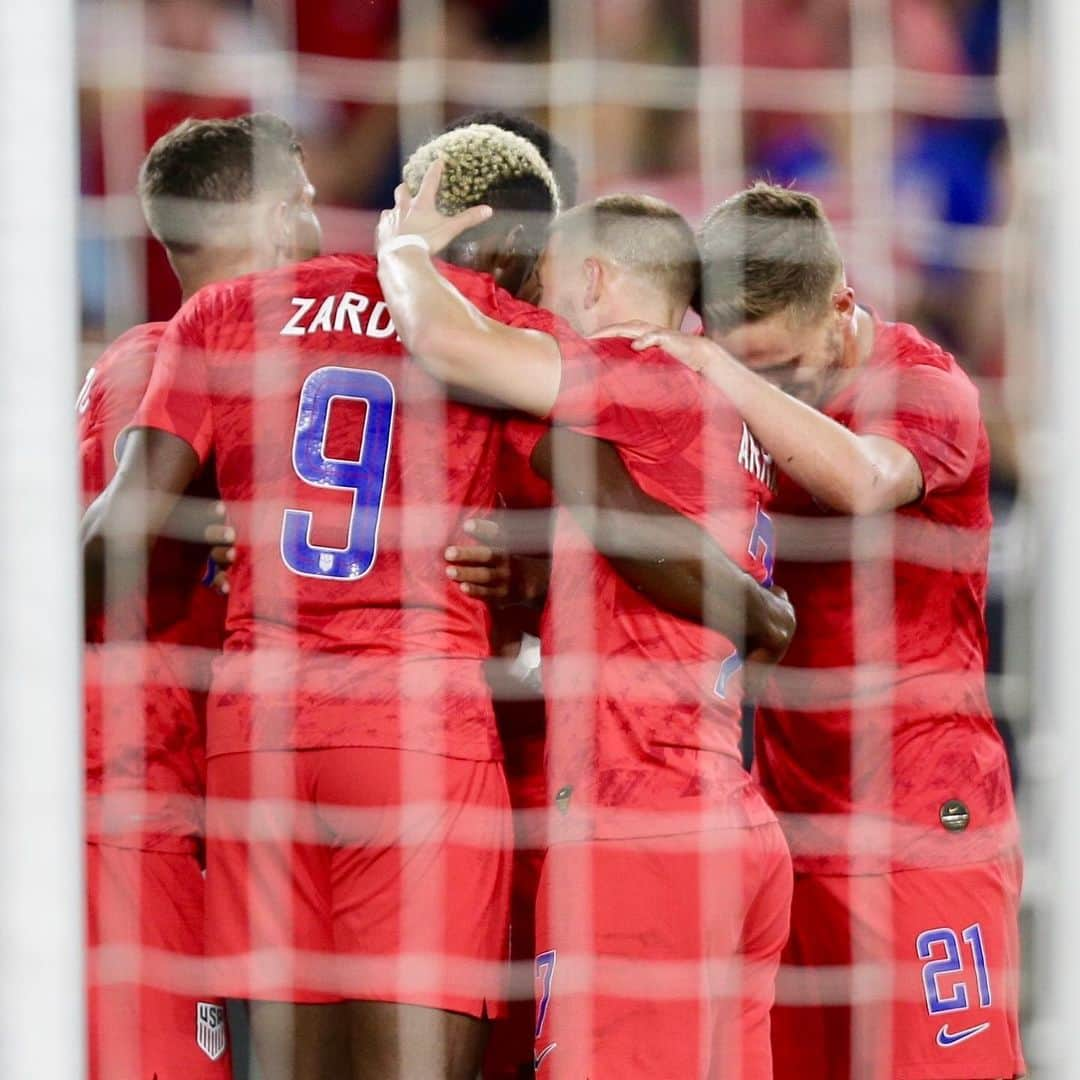 サッカー アメリカ代表チームさんのインスタグラム写真 - (サッカー アメリカ代表チームInstagram)「🙌 Nice win to begin #GoldCup2019! More photos from last night’s 4-0 win vs. 🇬🇾.」6月19日 23時39分 - usmnt