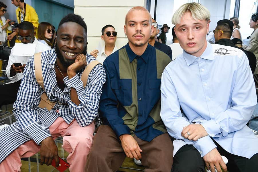JWアンダーソンさんのインスタグラム写真 - (JWアンダーソンInstagram)「Some of our favourite mates seated front row at the #SS20 show. Thanks for stopping by. #PFW」6月19日 23時42分 - jw_anderson