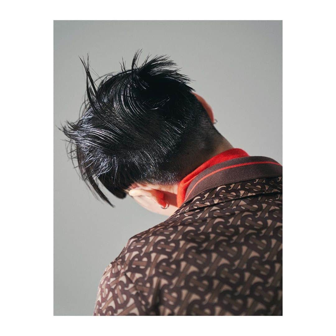 TEPPEIさんのインスタグラム写真 - (TEPPEIInstagram)「styling for BURBERRY "Monogram collection ＠masteredjp / Edit: Keita Miki, Photo: Kodai Ikemitsu, Hair: Hori, Styling: TEPPEI #burberry #riccardotisci」6月20日 0時05分 - stylist_teppei