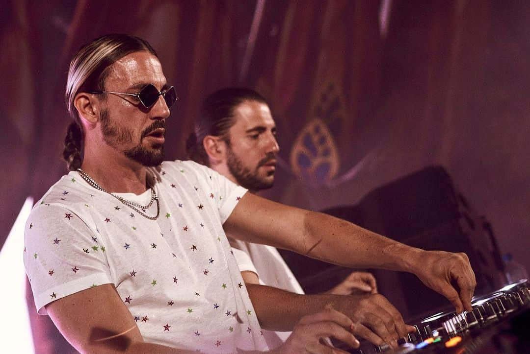 Dimitri Vegas & Like Mikeさんのインスタグラム写真 - (Dimitri Vegas & Like MikeInstagram)「Ibiza Residency first show out of 15 😱😱 Last night was truly crazy」6月20日 0時00分 - dimitrivegasandlikemike