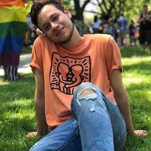 American Eagleさんのインスタグラム写真 - (American EagleInstagram)「@edwingrams, AE associate in Albany, NY, showed up in AE x #KeithHaring for the annual Capital Pride Parade and Festival this month to celebrate equality and #love 🏳️‍🌈 #rg @aeo742」6月20日 0時04分 - americaneagle