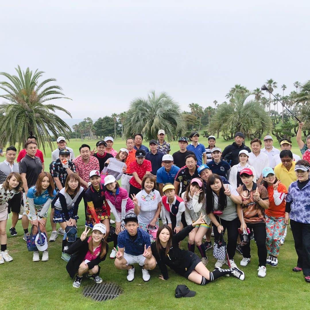 美舞さんのインスタグラム写真 - (美舞Instagram)「★ . 初めてコンペに参加したよ 🏌️‍♀️⛳️ 初めてコースを回ったのが志摩！！ その時154で今回111 🤭✌︎ 成長が見れて嬉しかったーー！！ 大好きな大先輩達に囲まれて、 楽しいゴルフになりましたーーー。 よーっし！年内に100切るぞ✂️ . #ゴルフ #golf #fukuoka #ボギー #初 #美舞のgolf成長日記」6月20日 0時14分 - mibuki__.39
