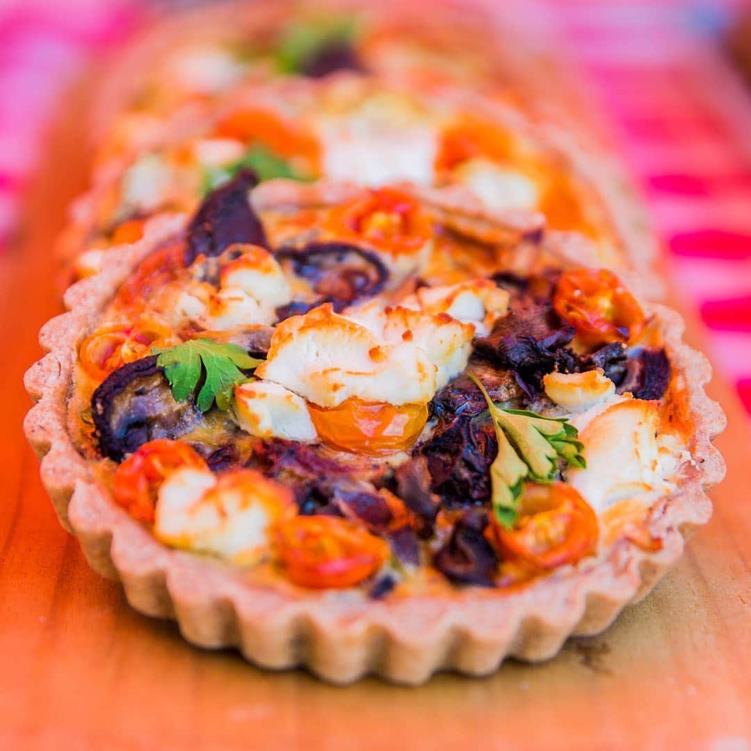 ニューヨーク植物園さんのインスタグラム写真 - (ニューヨーク植物園Instagram)「Our fan-favorite Farmers Market is back today with fresh-baked breads, local fruits and vegetables (look for the many varieties of culinary mushrooms!), artisanal prepared foods, and live music. Don’t forget to leave your haul at the cooler and head into our 50-acre old growth Forest for a relaxing forest bathing session at 1 p.m., all part of Wellness Wednesdays here at NYBG.」6月20日 0時08分 - nybg