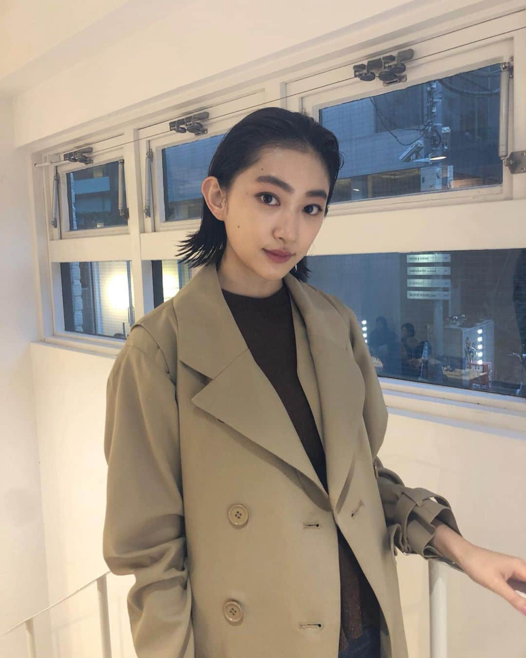 田辺かほさんのインスタグラム写真 - (田辺かほInstagram)「今日は CYAN×ETVOS 2019A/W Make up event  のモデルをさせて頂きました🙏 . 初めてお会いできた @tomokookada さんのメイクが女性らしく品があるのにヘアーはオールバックでエッジが効いているのがとても可愛いかったぁ~ワントーンメイク秋冬流行りそう😳 . そして、お仕事でもお世話になっている @etvos.jp さん @cyanmagazine の編集のみなさんありがとうございました🙏楽しいイベントでした❤︎ @etvos.jp  @cyanmagazine #ETVOS#秋のエトヴォス #ソフトマット女子#CYAN#cyanmagazine #organiccosme #オーガニックコスメ」6月20日 0時23分 - kaho__tanabe