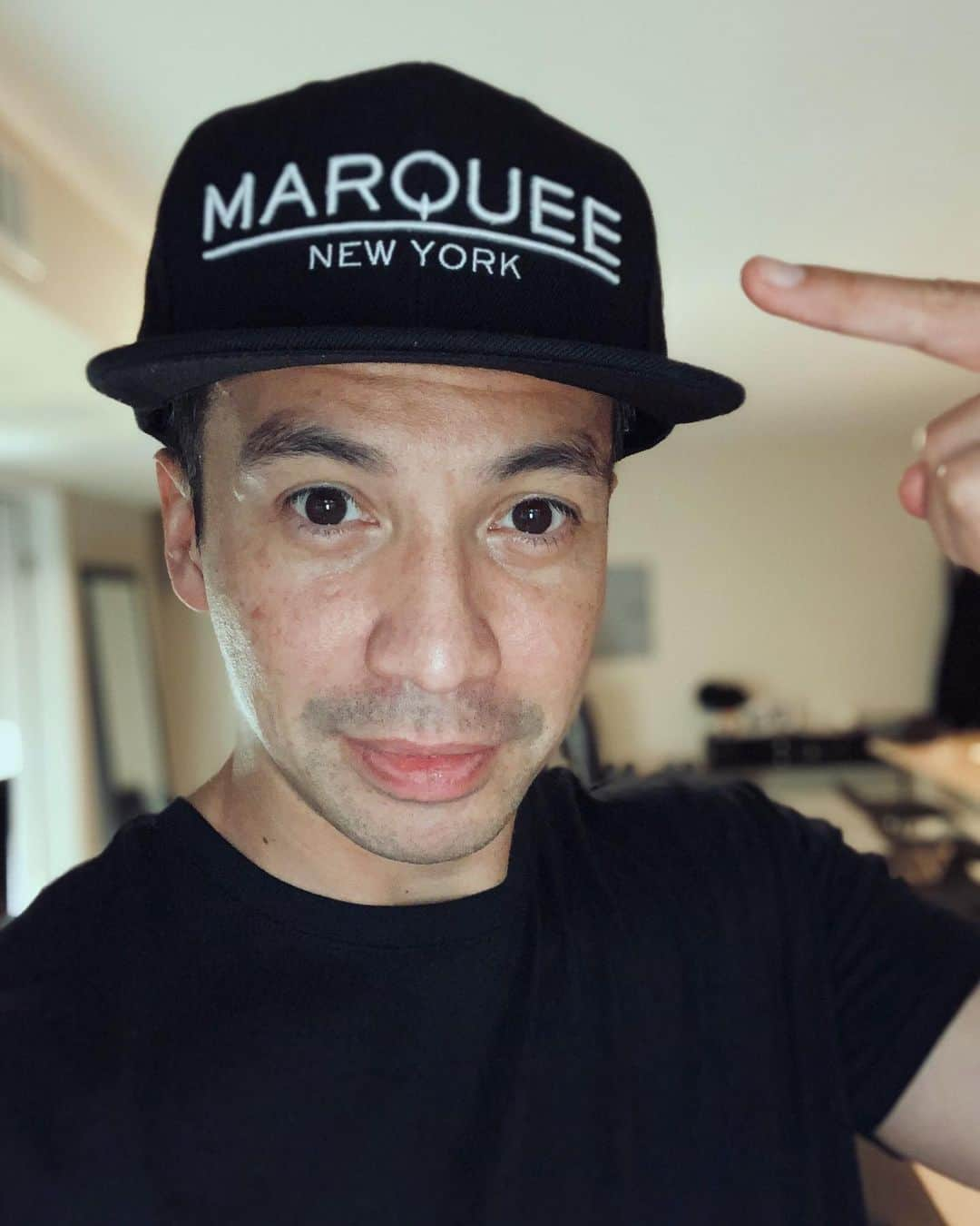 レイドバック・ルークさんのインスタグラム写真 - (レイドバック・ルークInstagram)「New York City! Back @marqueeny this Friday! Who’s coming out? . On Saturday I’m back @timenightclub, excited for the weekend!」6月20日 0時16分 - laidbackluke