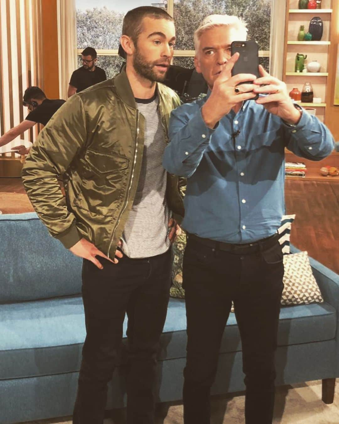 チェイス・クロフォードさんのインスタグラム写真 - (チェイス・クロフォードInstagram)「Selfie with Schofe @schofe @thismorning Thanks for having me! @theboystv」6月20日 0時18分 - chacecrawford