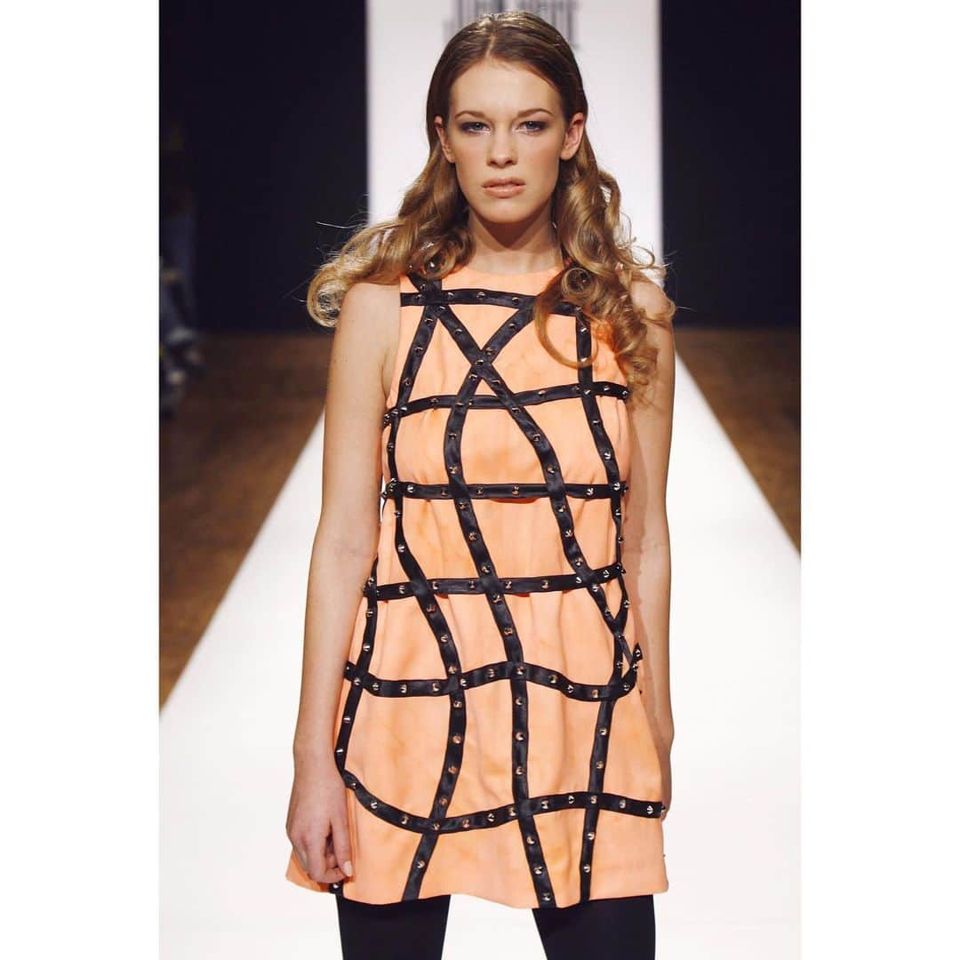 ジョン リベのインスタグラム：「Babydoll rock . . . . . #johnribbe#fashion#fashionshow#paris#catwalk#model#designer#mode#runway#throwback#gntm#style#dress#show#mannequin#collection#instafashion」