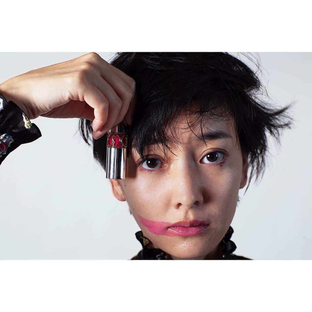 永池南津子さんのインスタグラム写真 - (永池南津子Instagram)「誰だってきっと。 #pink #ineedcolor #portrait #photography #rouge #ある #ysllipstick #永池南津子」6月20日 0時28分 - natsuko_nagaike