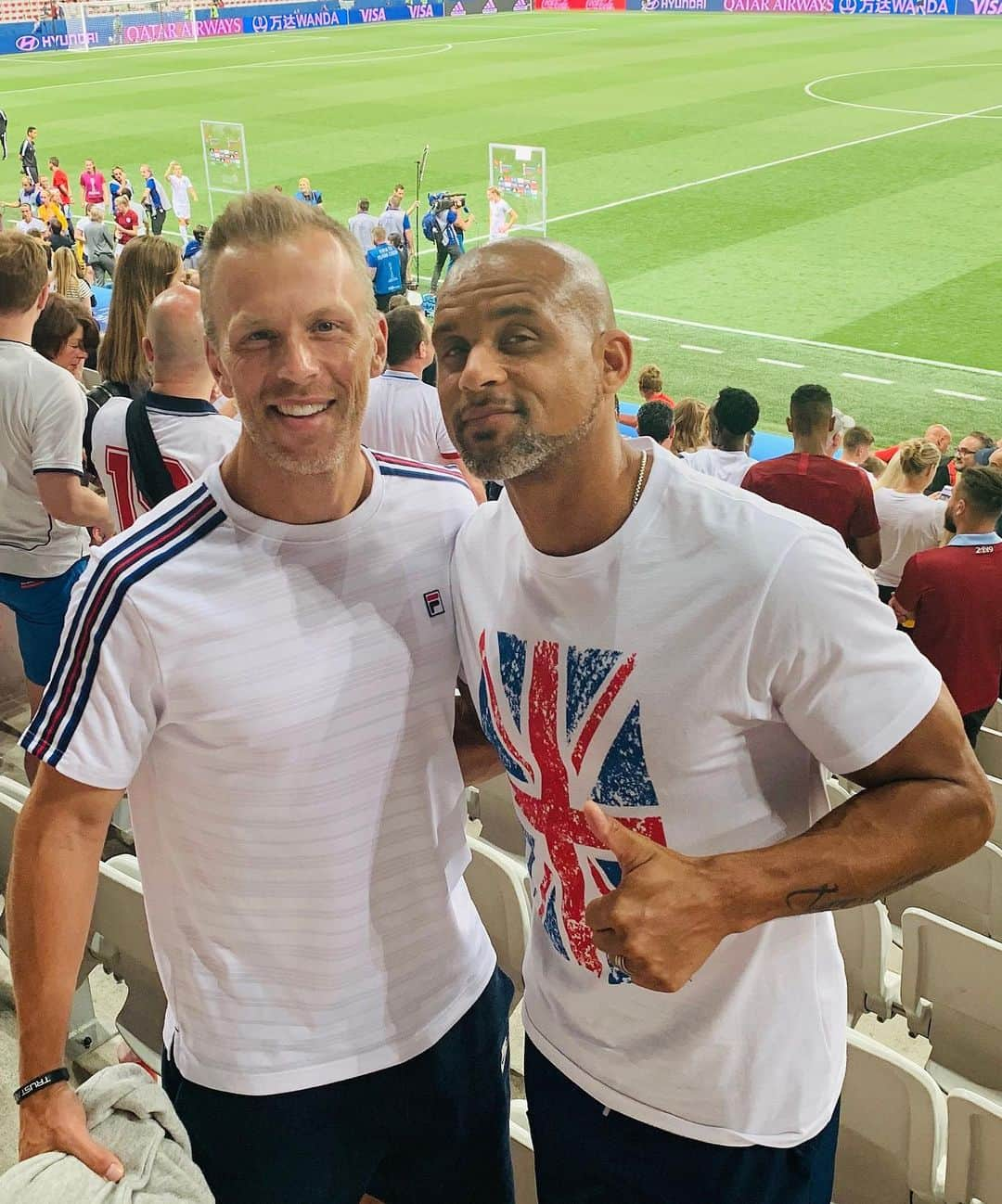 ショウン・トンプソンさんのインスタグラム写真 - (ショウン・トンプソンInstagram)「Date night at the World Cup 🏟 was extra special. 1. Because I’m 25% English, according to ancestry dot com. 🤣 (I really am) 🏴󠁧󠁢󠁥󠁮󠁧󠁿 2. Because next week we are headed to Manchester and London to wreak havoc on my fitfam! 💪 🇬🇧 #datenight #worldcup #england #fitfam #love #shaunttrainseurope #pride」6月20日 6時13分 - shaunt