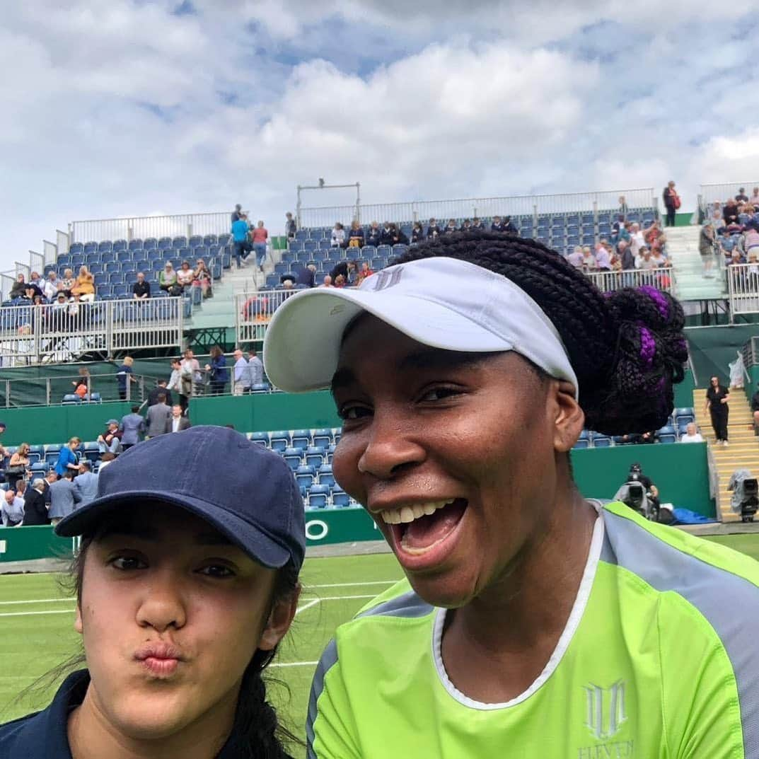 WTA（女子テニス協会）さんのインスタグラム写真 - (WTA（女子テニス協会）Instagram)「Caption this selfie 😆🤳 @venuswilliams (📸 @lta)」6月20日 0時58分 - wta