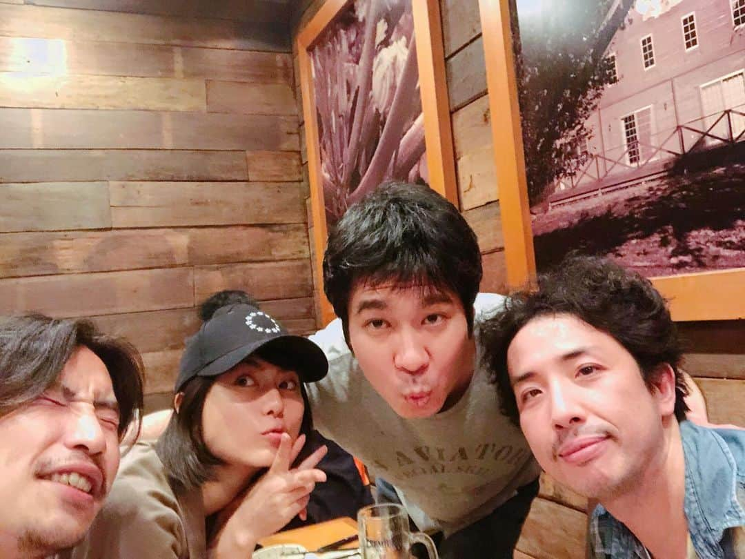 芳野友美さんのインスタグラム写真 - (芳野友美Instagram)「事務所の一部メンバーとご飯行ってきた♪割とお久しぶりの面々！！ ---★おさらいと、新しい告知★--- 6月21日(金)22時〜 #tbs金曜ドラマ 「#インハンド 」第11話(最終回！)引き続きリポーター役で出演でーす☺︎ ------------------- 6月21日(金)深夜1：20～（日付が土曜日に変わった日） TBS「#オザワナイト 」 来週から3週連続で出演だよ♪ ------------------- 6月26日(水)19時〜 TBS#水トク 「#壮絶人生ドキュメントプロ野球選手の妻たち 」 毎年出演させていただいている特番再現出演です！！ ------------------- それぞれチェックよろしくお願いしまーす☺︎」6月20日 1時10分 - yumi_yoshino_1980