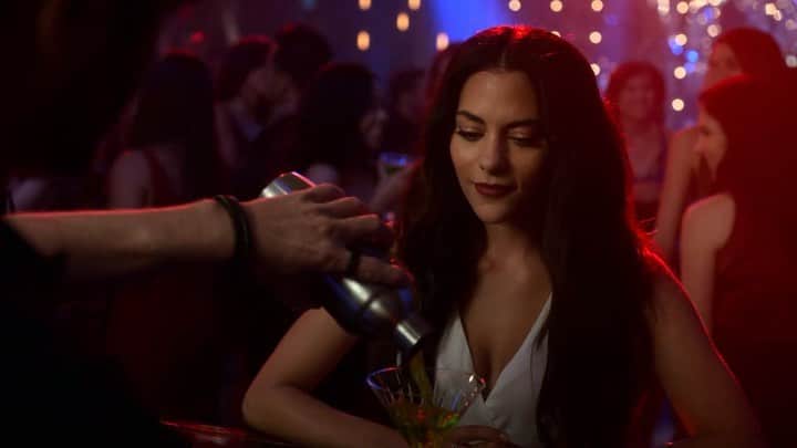 インバー・ラヴィのインスタグラム：「Junkie 🍎 @lucifernetflix」