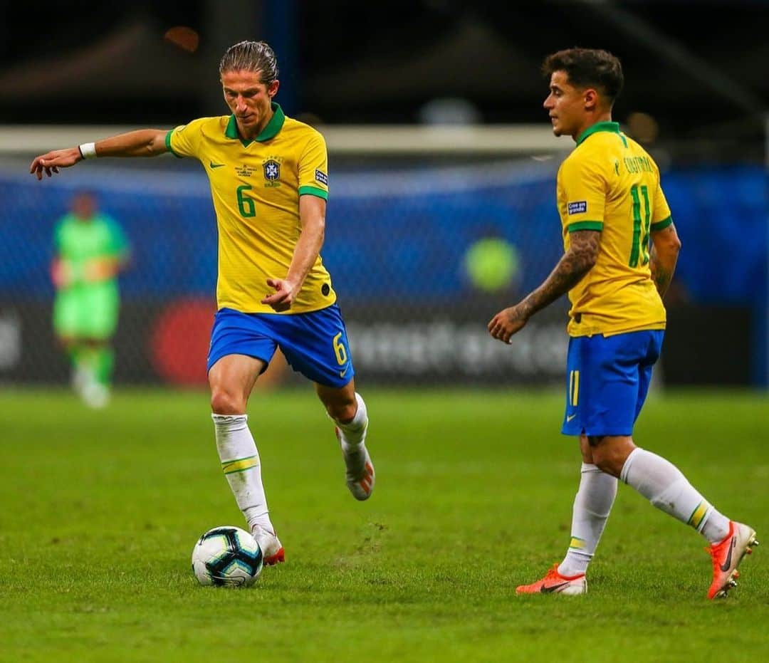 フィリペ・ルイスさんのインスタグラム写真 - (フィリペ・ルイスInstagram)「Brasil 0x0 Venezuela 🇧🇷💛💚 #obrigadobahia」6月20日 1時24分 - filipeluis