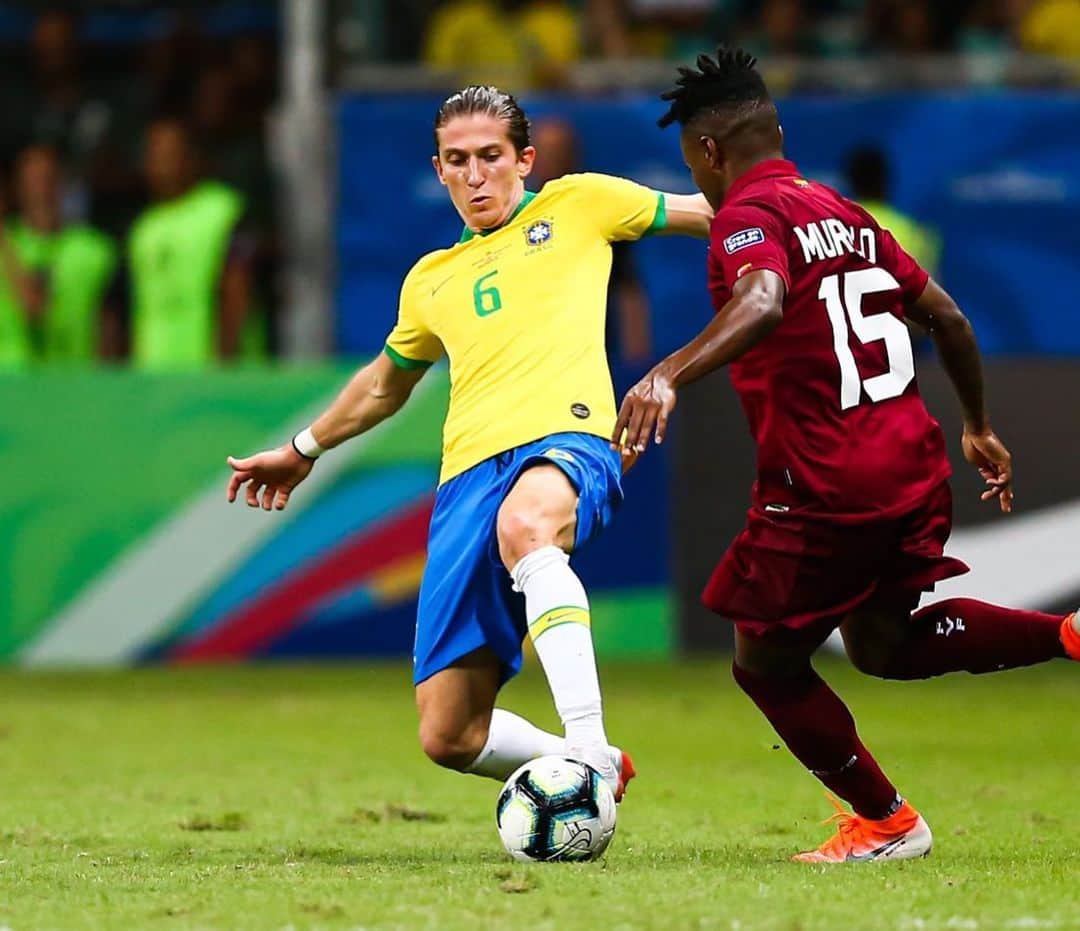 フィリペ・ルイスさんのインスタグラム写真 - (フィリペ・ルイスInstagram)「Brasil 0x0 Venezuela 🇧🇷💛💚 #obrigadobahia」6月20日 1時24分 - filipeluis