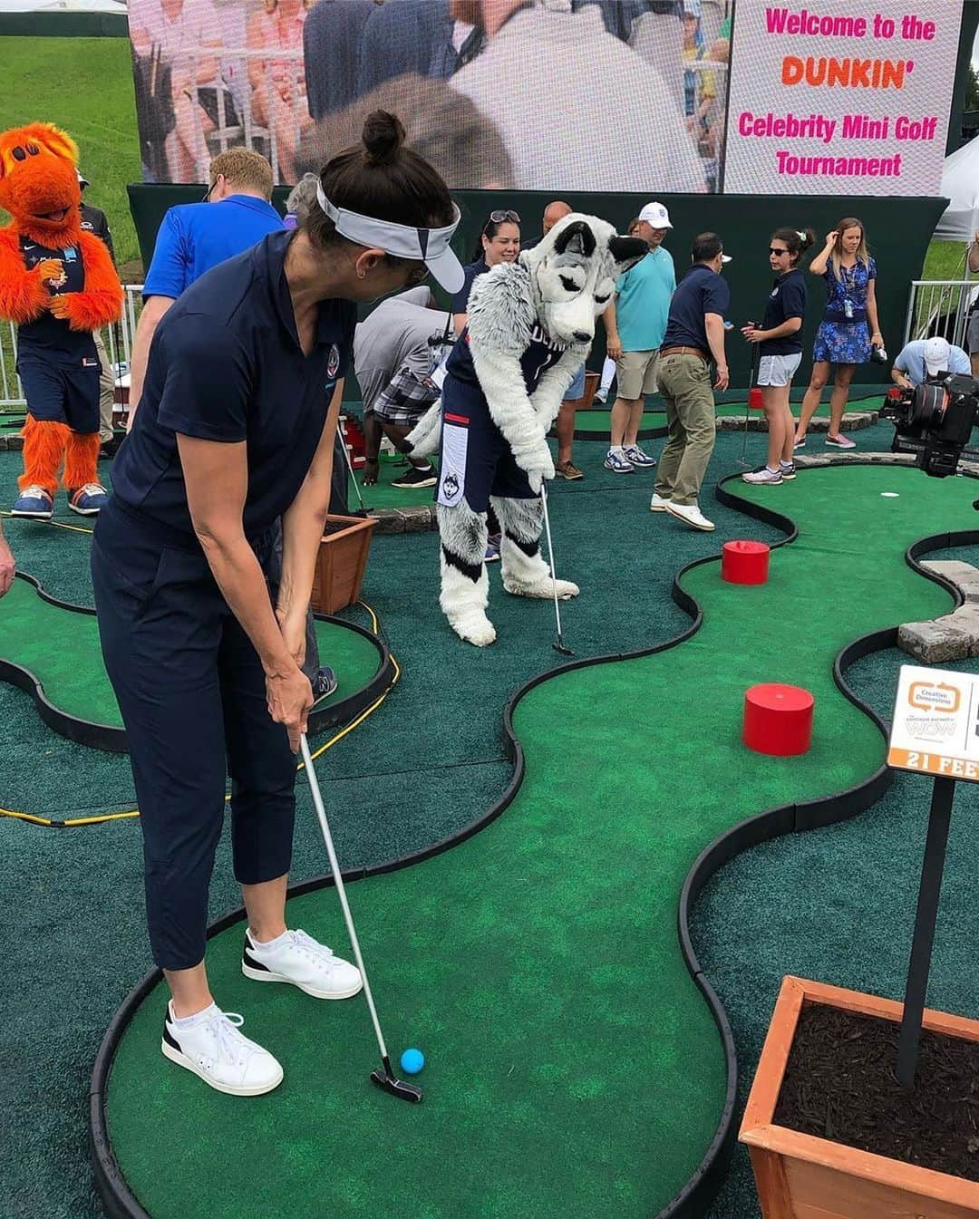 ブリジット・モイナハンさんのインスタグラム写真 - (ブリジット・モイナハンInstagram)「Had a blast working on my short game today in support of @holewallcamp @travelerschamp ! @dunkin @pgatour @uconn #travelerschampionship #travelerschampionship2019 #travelerschamp #pga 📸 @iheartcommunities」6月20日 1時21分 - bridgetmoynahan