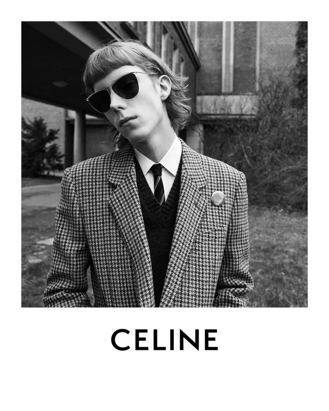 Celineさんのインスタグラム写真 - (CelineInstagram)「CELINE MEN WINTER 19  NIALL PHOTOGRAPHED IN BERLIN IN MARCH 2019 ⠀⠀⠀⠀⠀⠀ #CELINEBERLIN  #CELINEBYHEDISLIMANE」6月20日 1時27分 - celine