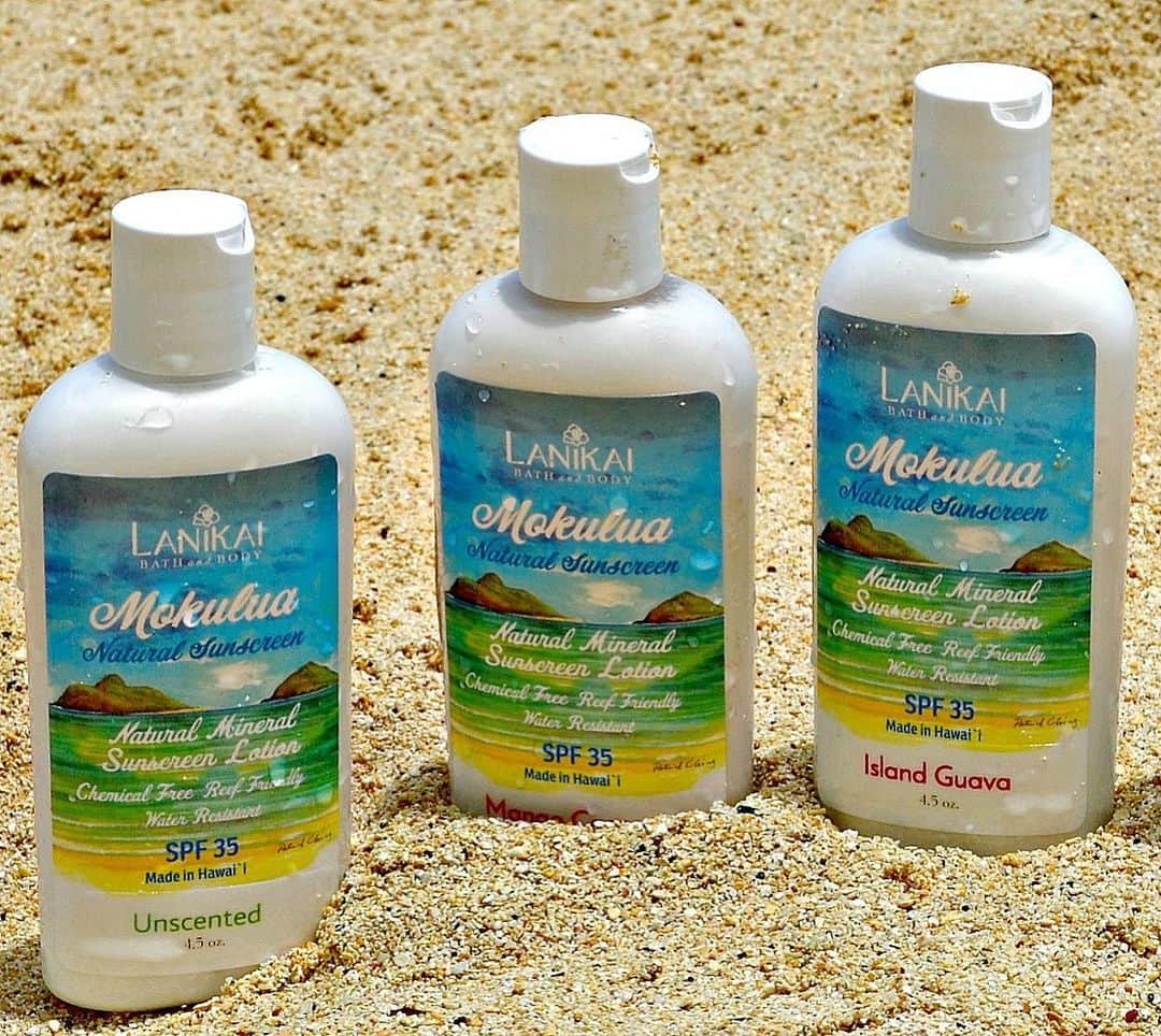 Lanikai Bath and Bodyさんのインスタグラム写真 - (Lanikai Bath and BodyInstagram)「It’s officially summer! Even if you live on the mainland, don’t forget your sunscreen! Lanikai’s SPF 35 All Natural Mineral Sunscreen Lotion contains no chemicals, and is rich in vitamins and antioxidants from Hawaiian botanical ingredients. Water resistant for up to 60 minutes. In LBB signature fragrances. #lanikaibathandbodyjapan #lanikaibathandbody #organic #kailuatownhi #lanikai」6月20日 1時38分 - lanikaibathandbody