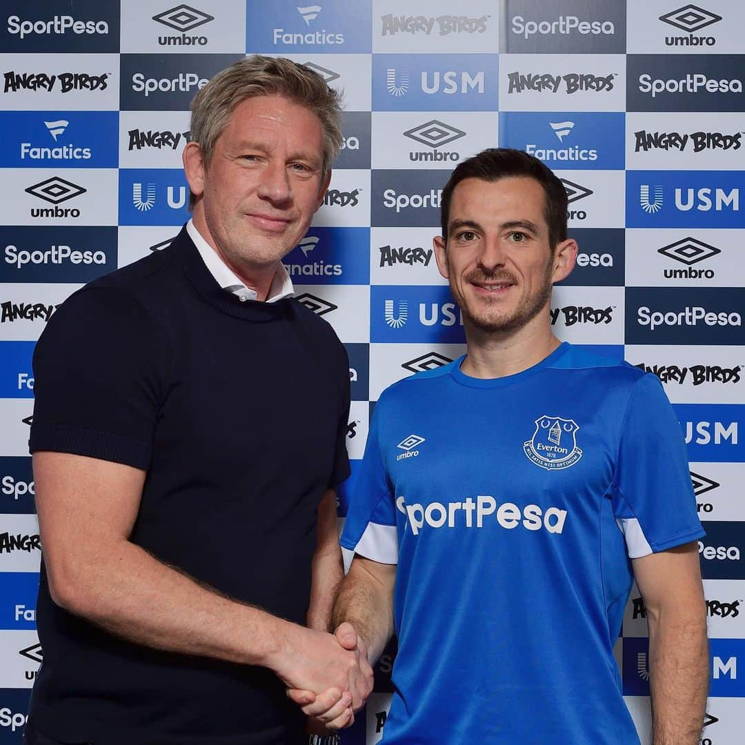 エヴァートンFCさんのインスタグラム写真 - (エヴァートンFCInstagram)「It's signed. Leighton Baines has penned a new one-year deal! 🙌 • • • #everton #efc #coyb #blues #toffees #baines #LB3 #defender #leftback #defender #premierleague #pl」6月20日 2時08分 - everton