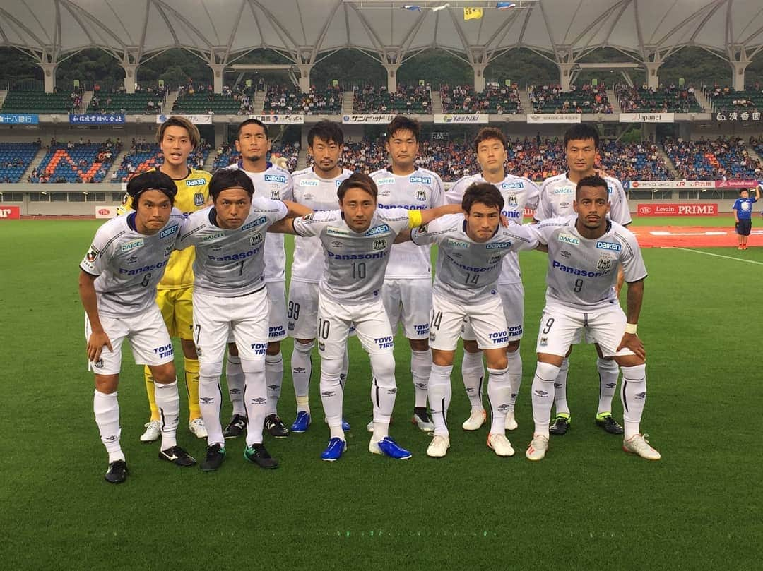 青山直晃のインスタグラム：「[Match Day] 💪 #TeamAo . 📷 Credit to Gamba Osaka (twitter) . #青山直晃 #AoyamaNaoaki #NaoakiAoyama #NA30#AO30 #อาโอยามะ #นาโออากิ #นาโออากิอาโอยามะ . #ガンバ大阪 #GAMBAOSAKA #Jリーグ #JLeague」