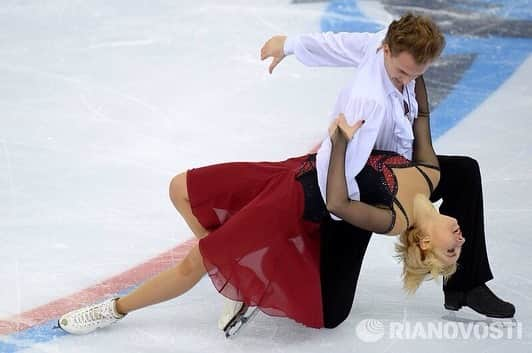 ニコライ・モロシュキンさんのインスタグラム写真 - (ニコライ・モロシュキンInstagram)「Воспоминания! ❤️😻 @budubitch @sudakov.o  #хорошеебыловремя #figureskating #isu #icedance #колянаучит」6月20日 3時01分 - nikolyamba