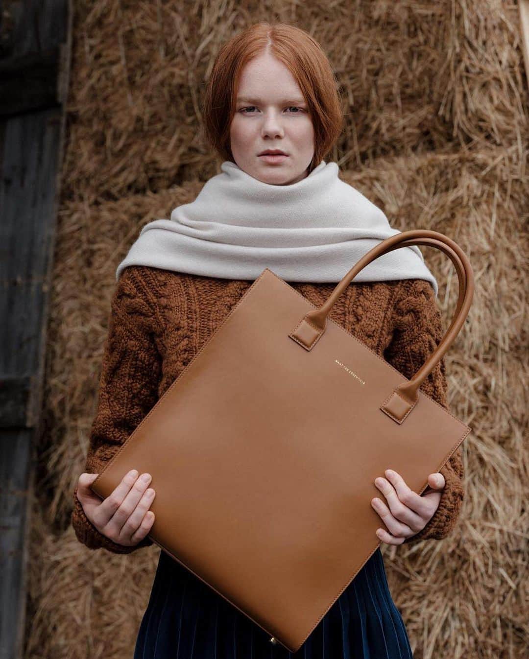 ウォントのインスタグラム：「Deep and serene shade of Saddle in supple leather—seen here in the Aberdeen tote & Torres slipper for Pre Autumn 2019, available now. (Link in bio) — #wantlesessentiels #accessories #newarrivals #style」