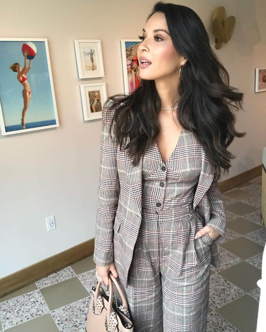 オリヴィア・マンさんのインスタグラム写真 - (オリヴィア・マンInstagram)「3-Piece Suit by @zendaya 🕵🏻‍♀️」6月20日 3時29分 - oliviamunn