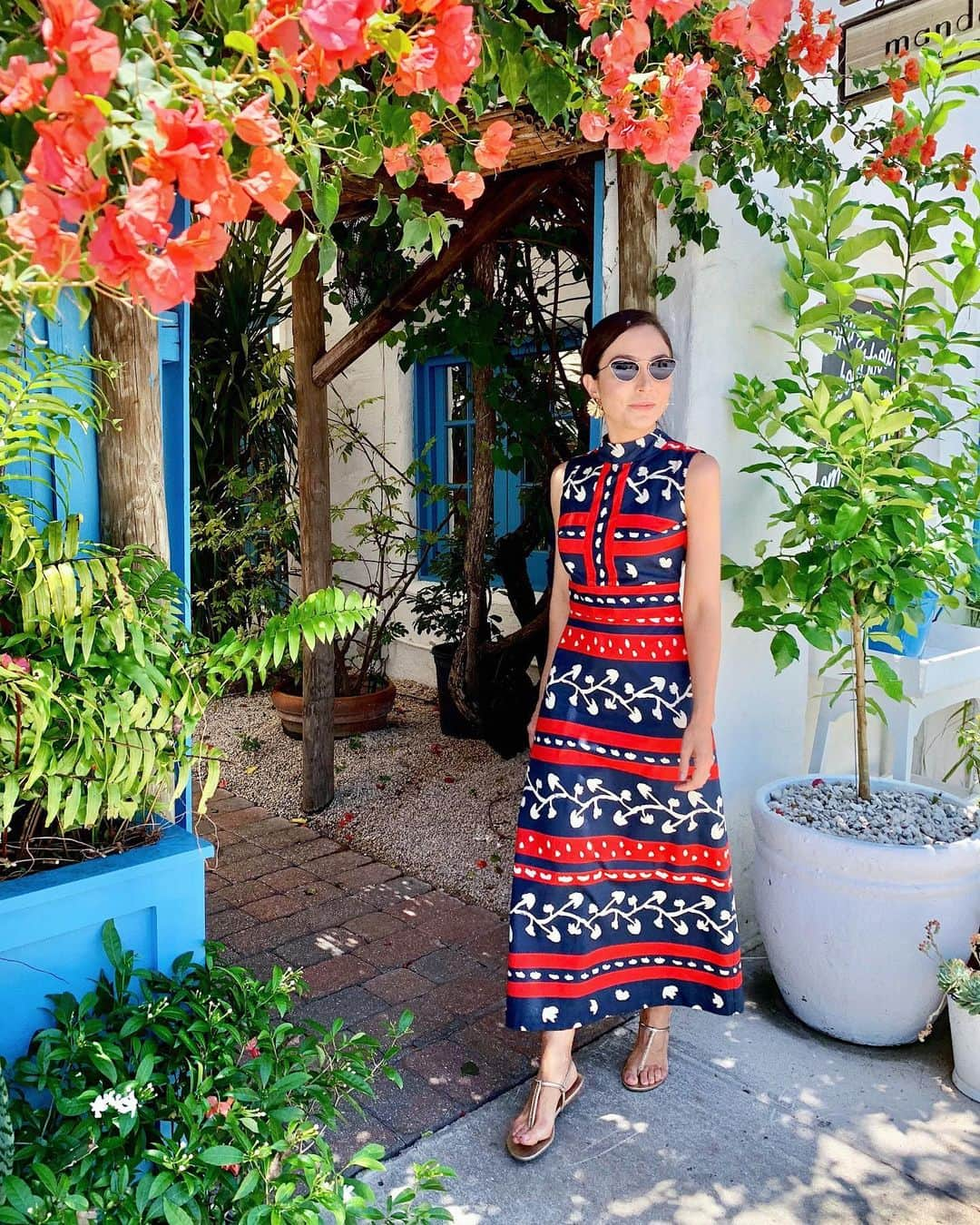 Lalá Noletoさんのインスタグラム写真 - (Lalá NoletoInstagram)「Chegamos 💐  Primeiro almoço delicioso no @mandolinmiami ! Grego que eu amo no #artdistrict (vestido @allmostvintage )  We’re here 💐 First delicious lunch at @mandolinmiami!  Greek cuisine I love in #artdistrict (@allmostvintage dress)  Nous sommes là 💐 Premier délicieux repas à @mandolinmiami!  Cuisine grecque que j'adore dans #artdistrict (robe @allmostvintage)」6月20日 3時37分 - lalanoleto