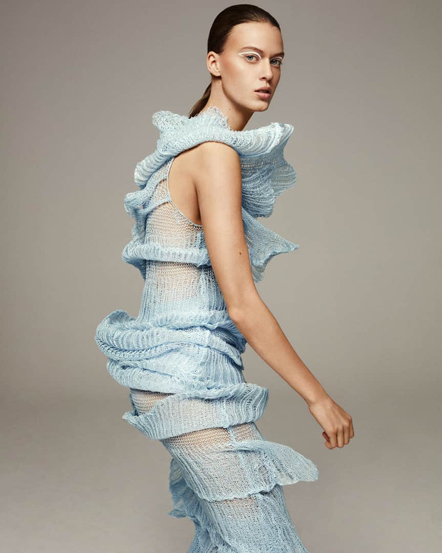 ミッソーニさんのインスタグラム写真 - (ミッソーニInstagram)「#MissoniSS19 dress is featured in this @jonathansegade shoot for Grazia Italia @grazia_it , styling by @michelebagnara #MissoniEditorials」6月20日 4時01分 - missoni
