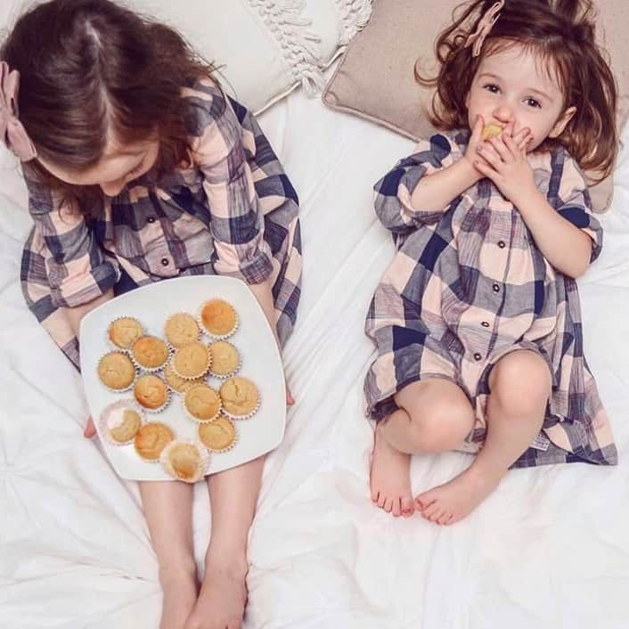 Nextさんのインスタグラム写真 - (NextInstagram)「The best way to spend #humpday? In bed with cupcakes! 🍪@blissfully.ours. 🔍576396. #cute #dress #kidswear #nextkids #cupcakes #yum #sisters #kidsfashion #kidstyle」6月20日 4時07分 - nextofficial