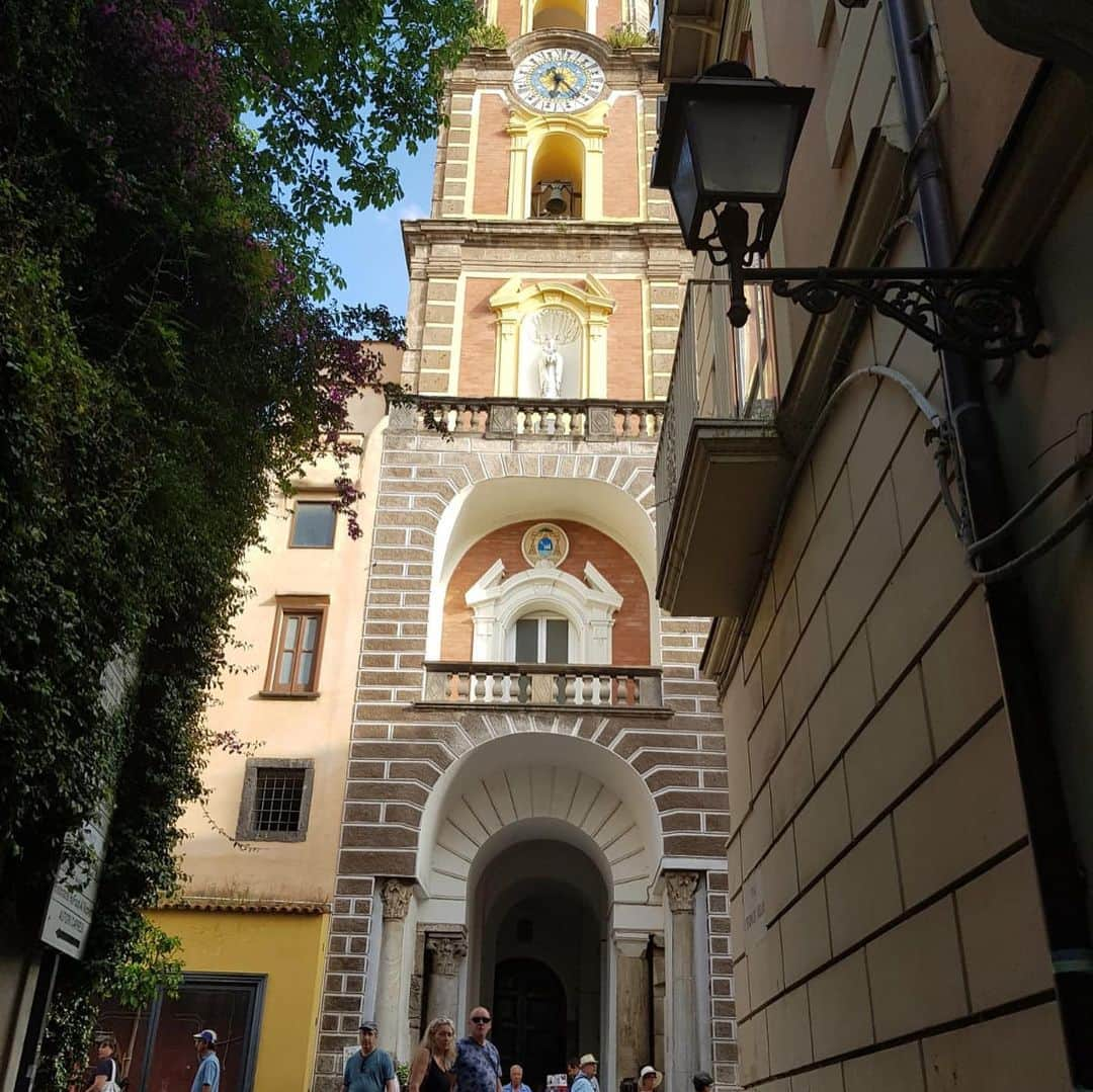 シモン・ミニョレさんのインスタグラム写真 - (シモン・ミニョレInstagram)「📍🌍 Positano & Sorrento  #holiday 🇮🇹🏖⛪🌄🍋」6月20日 4時33分 - 22mignolet22