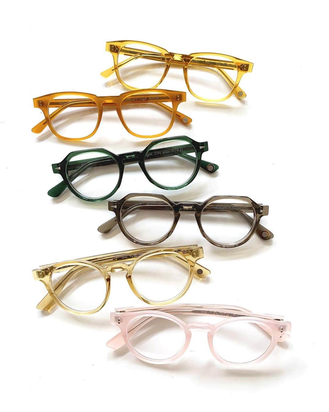 のインスタグラム：「【Today’s pick up】 AHLEM  Rue Froissart Rue Basquet Rue Charlot Blogにて今季の新作もご紹介しておりますので、合わせてご覧ください。  #todayspickup  #brand @ahlem  #colorful #frame #acetateframe #store @globespecs_official  #tokyo #opticalstore  #wholesalebrand  #ahlem #anneetvalentineyewear  #gernotlindner #globespecs  #lescalunetier  #lunor #laloop  #dianetaylor #robertmarcnyc」