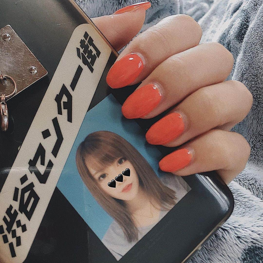 大塚愛里（あいにょん）さんのインスタグラム写真 - (大塚愛里（あいにょん）Instagram)「誕プレでもらった CHANELのマニキュア ほんとドストライクな色味で感激🧡 乾きも早いしありがとうすぎるう🧡  色:CORALIM 562」6月20日 14時56分 - _19970502