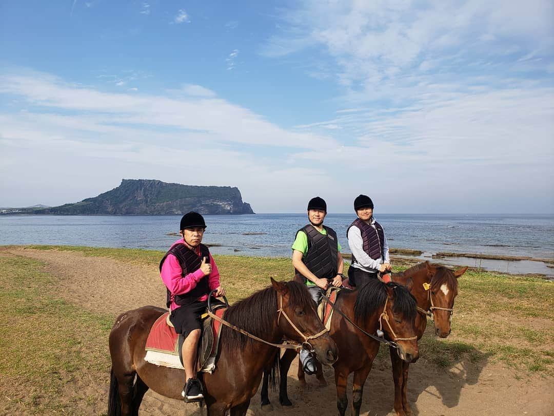 旅猿公式インスタグラムさんのインスタグラム写真 - (旅猿公式インスタグラムInstagram)「次週からバカリズムさんと共に海外の旅をお送りします✈️行き先は韓国❗バカリズムさんの登場はなんと5年ぶりです👀‼️お楽しみに✨」6月20日 14時52分 - tabizaru.official