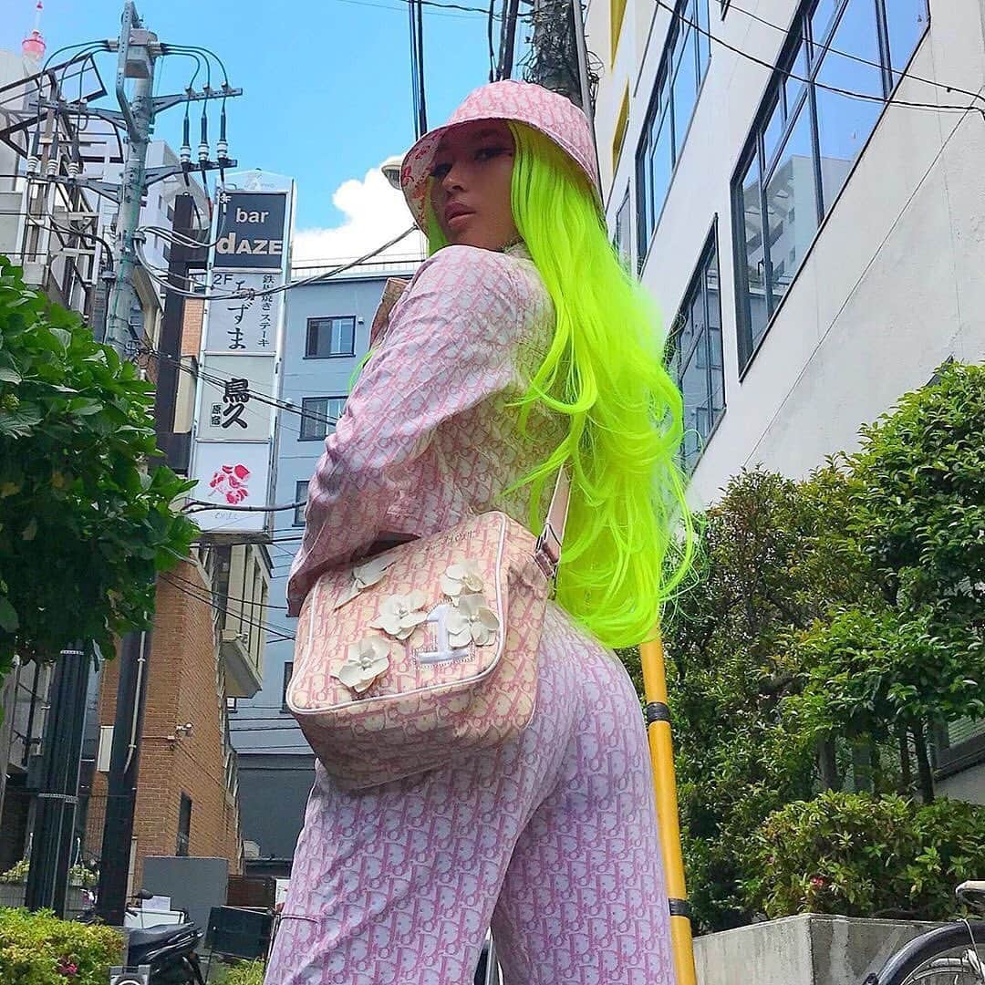 HYPEBEAST Japanさんのインスタグラム写真 - (HYPEBEAST JapanInstagram)「#hypebae : Look back at it Photo: @floguan」6月20日 14時55分 - hypebeastjp