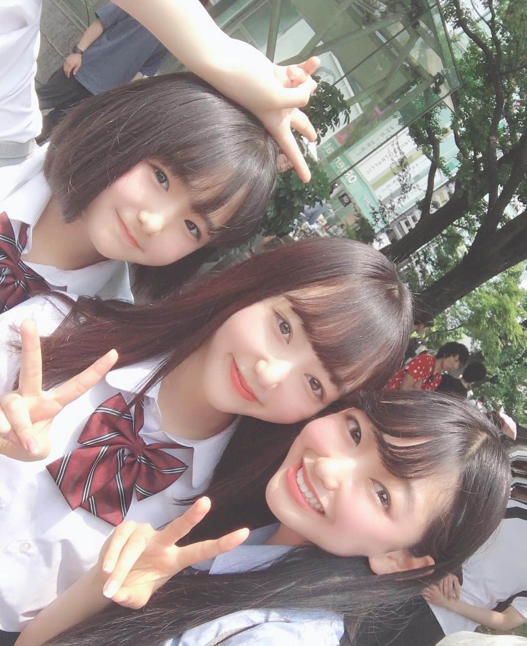 髙橋莉瑚のインスタグラム：「今日は、事務所の先輩達とロケでした😃 楽しかった💕 🎥撮影終了後は 学校🏫💦 #RIKORIN #JKモデル #高校1年生 #撮影 #プラチナム #プラチナムプロダクション  #カープ女子 🎏 #17Live 🔎RIKORIN 🌻 #mysta 🔎りこりん」